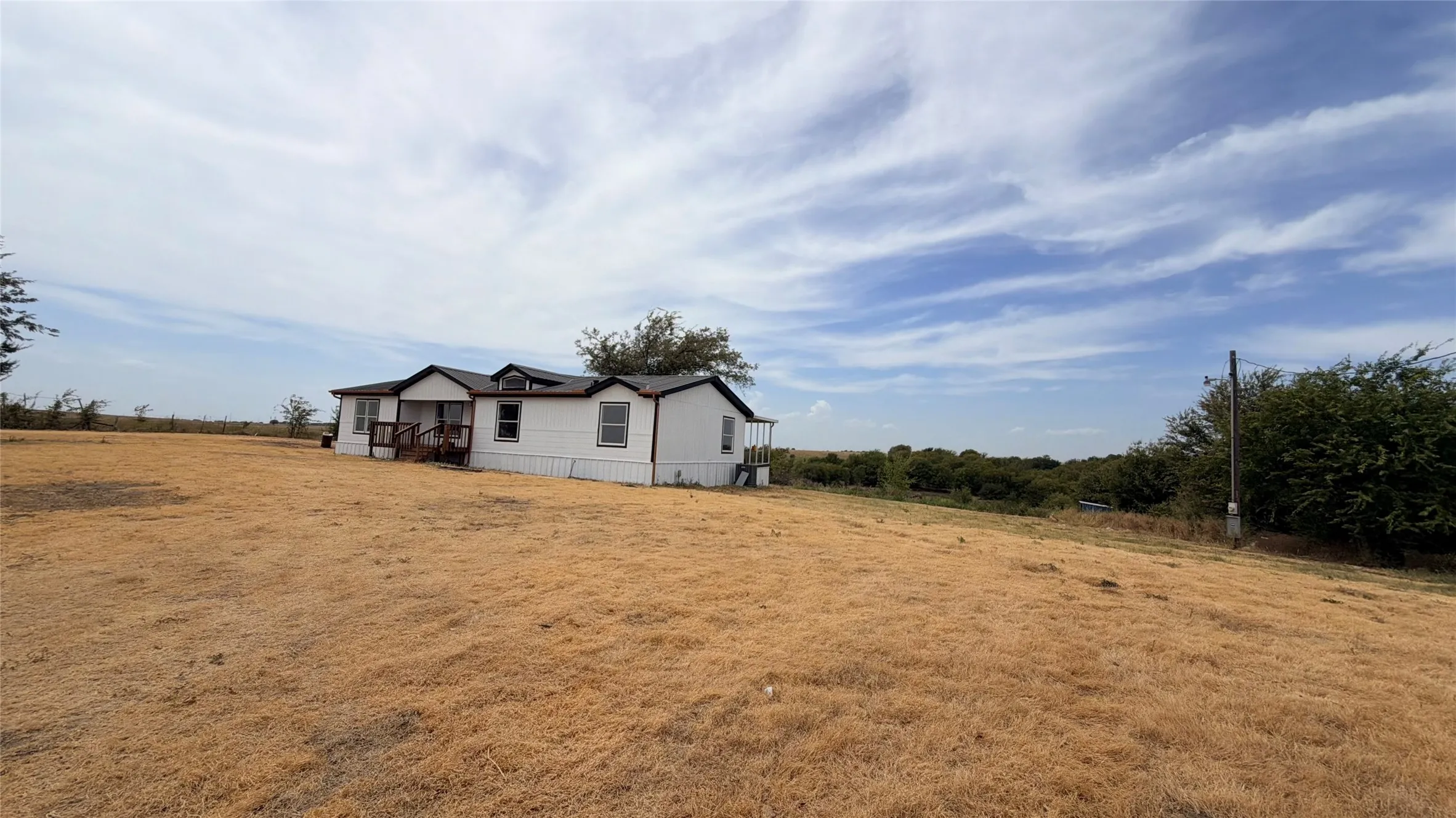 Mobile Home For Sale in Wise County , 716 Coyote Trail, Rhome, Texas 76078, 3 Bedroom, 2 Bathroom, Garage spaces, 1,620 Sqft, built in 1998, mls#21366683, Real Estate Agent in Rhome, Homes For Sale in Wise county, Homes For Sale in Rhome, Realtor in Rhome Texas, Real Estate Brokerage Independent Realty Texas, Luminita Cordes Realtor