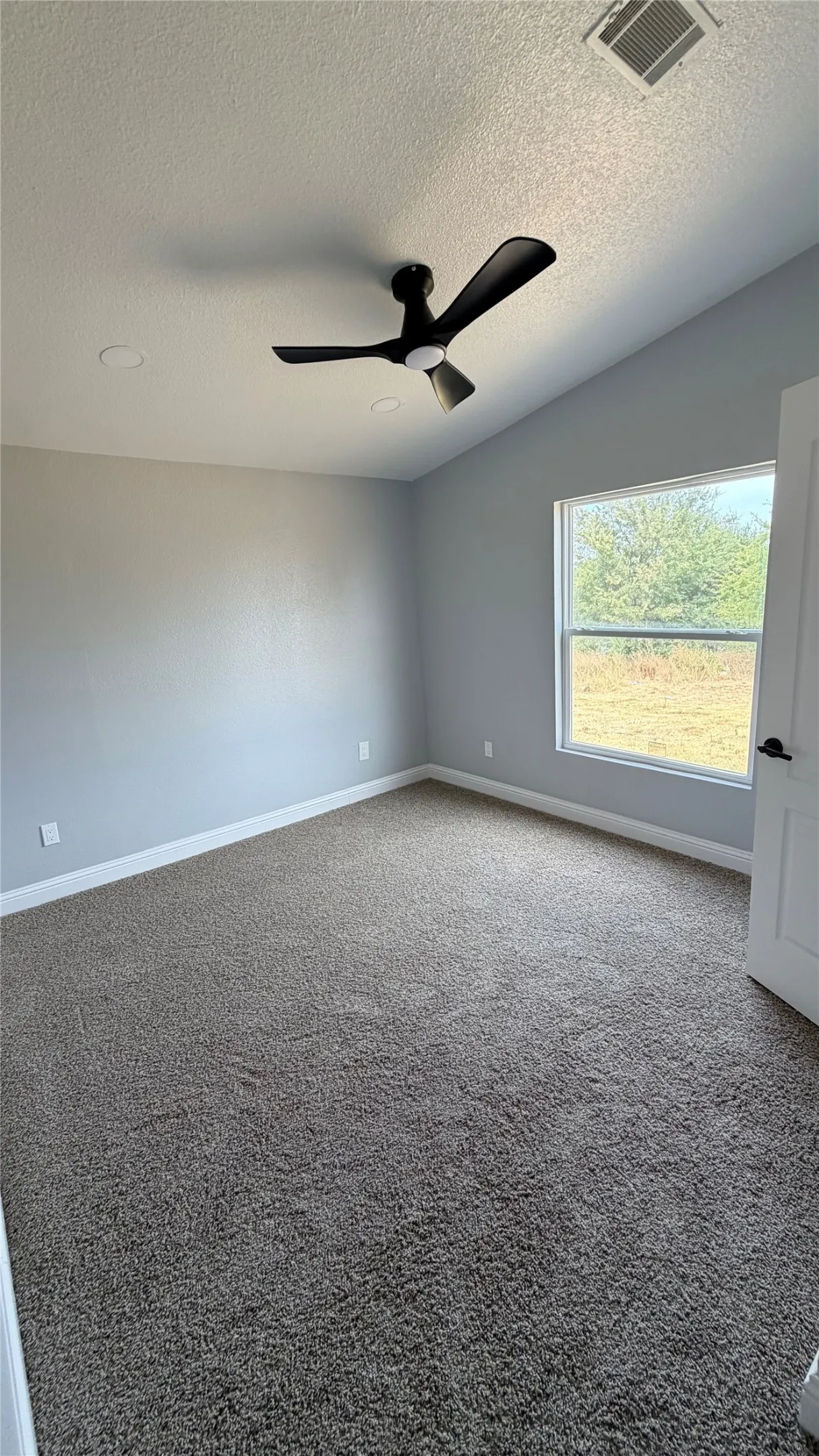 Mobile Home For Sale in Wise County , 716 Coyote Trail, Rhome, Texas 76078, 3 Bedroom, 2 Bathroom, Garage spaces, 1,620 Sqft, built in 1998, mls#21366683, Real Estate Agent in Rhome, Homes For Sale in Wise county, Homes For Sale in Rhome, Realtor in Rhome Texas, Real Estate Brokerage Independent Realty Texas, Luminita Cordes Realtor