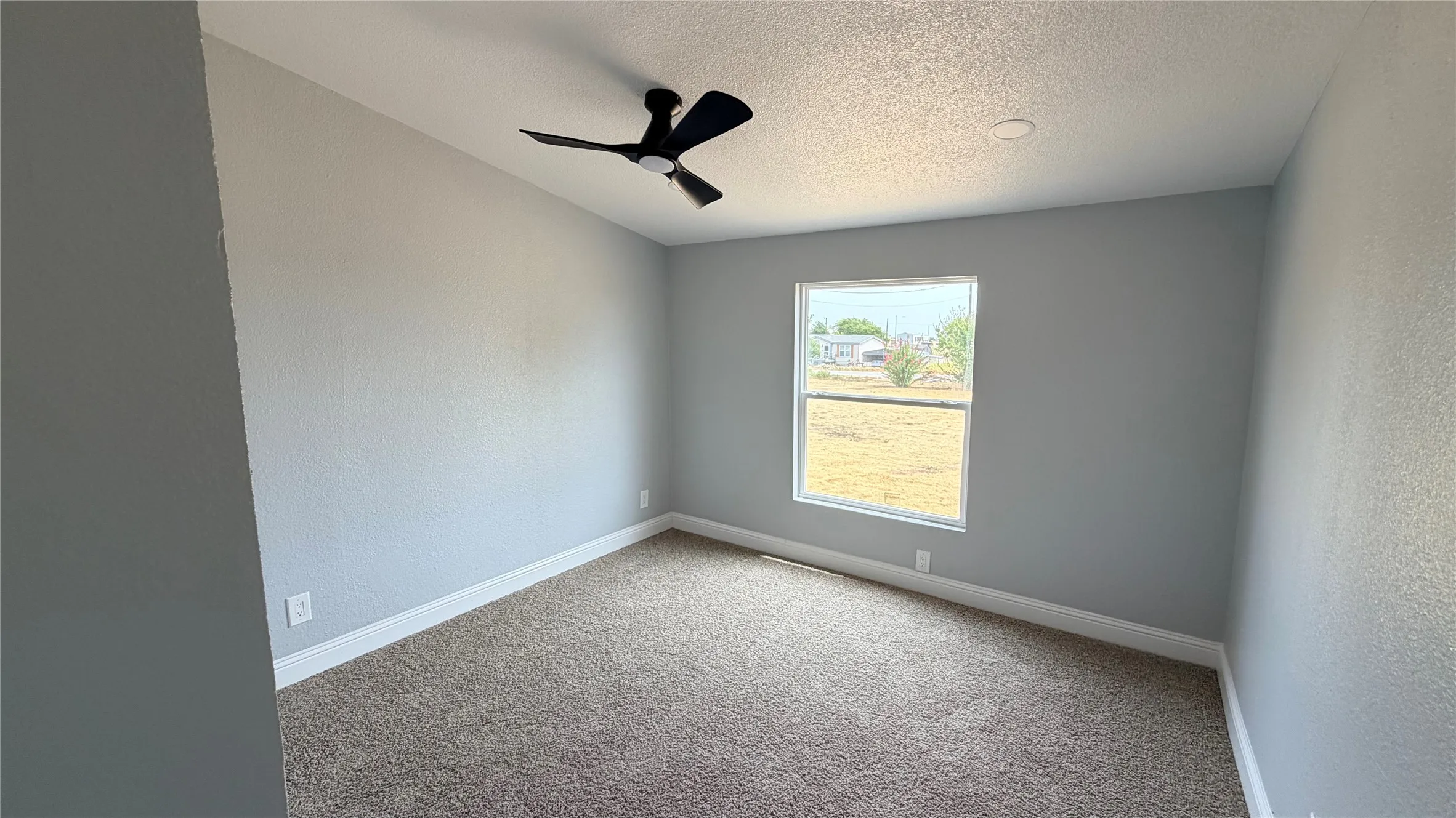 Mobile Home For Sale in Wise County , 716 Coyote Trail, Rhome, Texas 76078, 3 Bedroom, 2 Bathroom, Garage spaces, 1,620 Sqft, built in 1998, mls#21366683, Real Estate Agent in Rhome, Homes For Sale in Wise county, Homes For Sale in Rhome, Realtor in Rhome Texas, Real Estate Brokerage Independent Realty Texas, Luminita Cordes Realtor