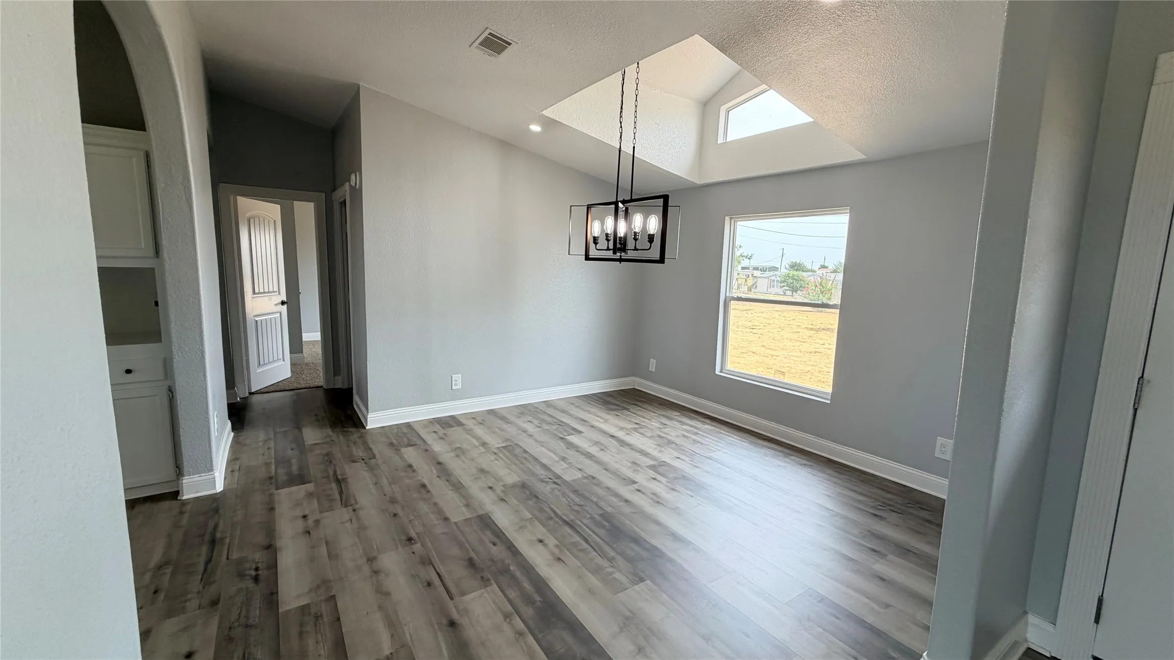 Mobile Home For Sale in Wise County , 716 Coyote Trail, Rhome, Texas 76078, 3 Bedroom, 2 Bathroom, Garage spaces, 1,620 Sqft, built in 1998, mls#21366683, Real Estate Agent in Rhome, Homes For Sale in Wise county, Homes For Sale in Rhome, Realtor in Rhome Texas, Real Estate Brokerage Independent Realty Texas, Luminita Cordes Realtor