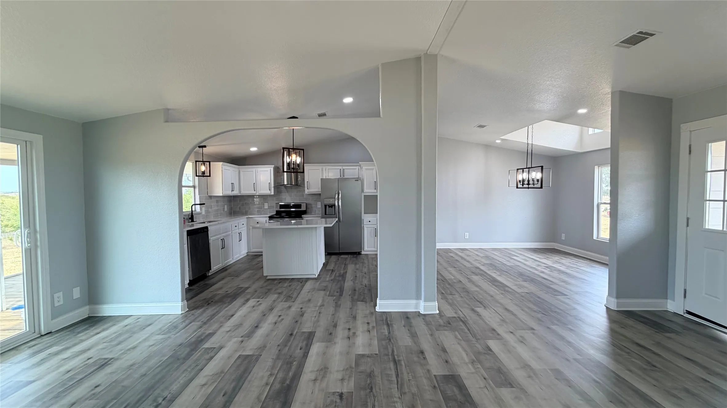 Mobile Home For Sale in Wise County , 716 Coyote Trail, Rhome, Texas 76078, 3 Bedroom, 2 Bathroom, Garage spaces, 1,620 Sqft, built in 1998, mls#21366683, Real Estate Agent in Rhome, Homes For Sale in Wise county, Homes For Sale in Rhome, Realtor in Rhome Texas, Real Estate Brokerage Independent Realty Texas, Luminita Cordes Realtor