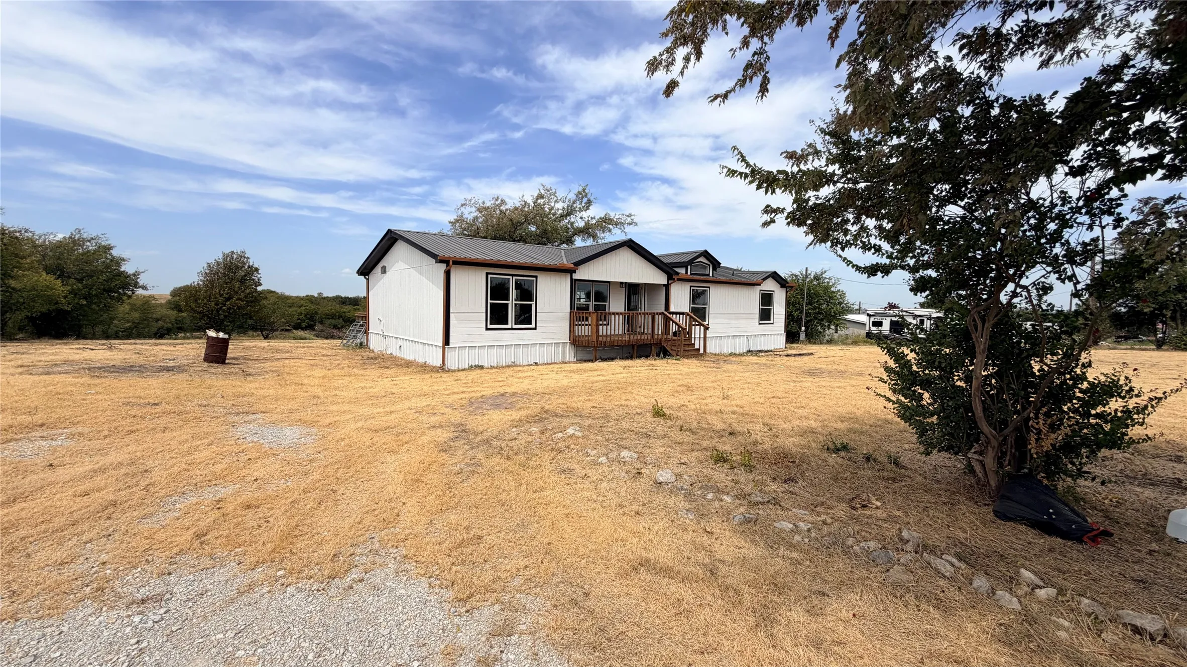 Mobile Home For Sale in Wise County , 716 Coyote Trail, Rhome, Texas 76078, 3 Bedroom, 2 Bathroom, Garage spaces, 1,620 Sqft, built in 1998, mls#21366683, Real Estate Agent in Rhome, Homes For Sale in Wise county, Homes For Sale in Rhome, Realtor in Rhome Texas, Real Estate Brokerage Independent Realty Texas, Luminita Cordes Realtor