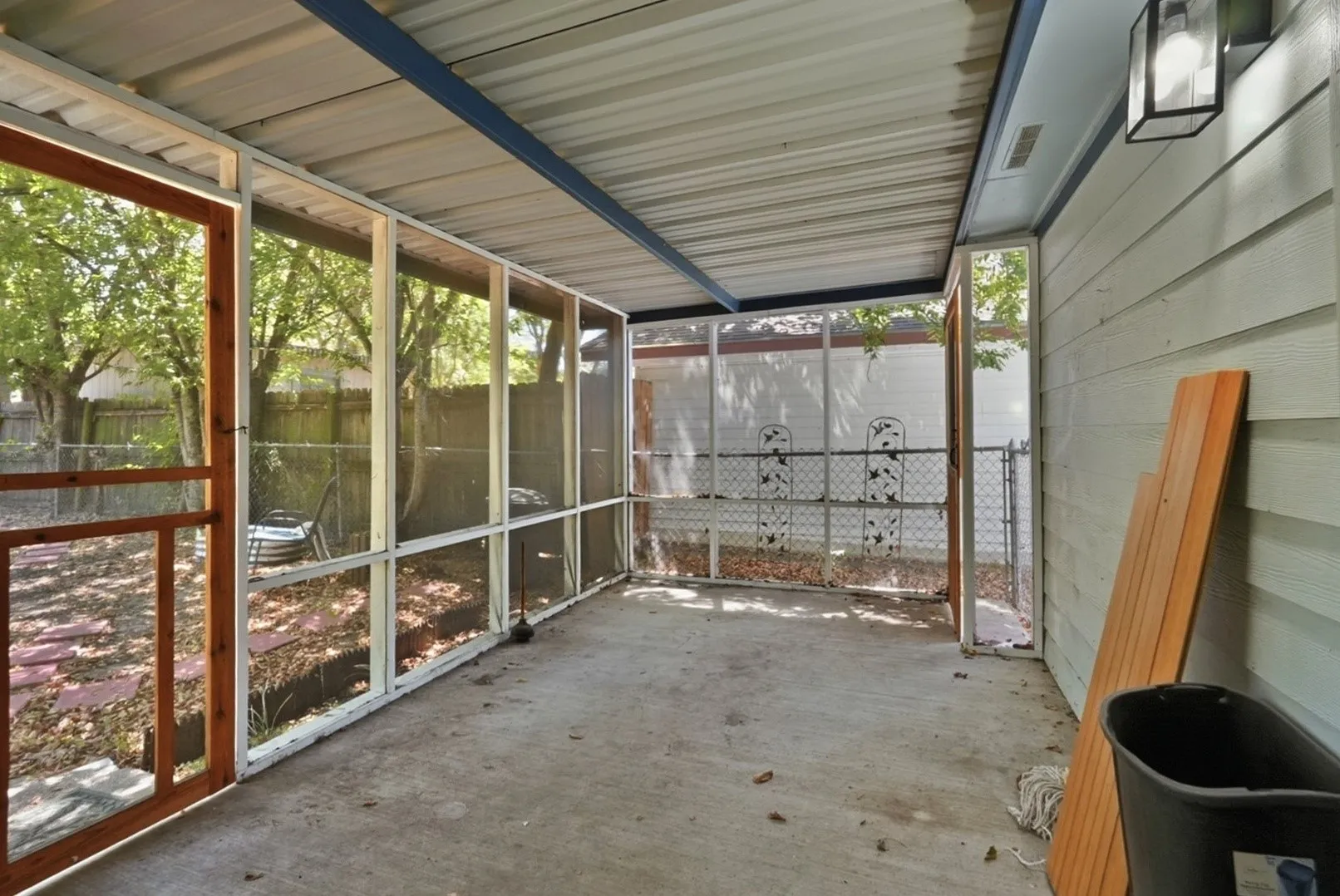 Single Family Residence For Sale in Navarro County , 2601 W 5th, Corsicana, Texas 75110, 3 Bedroom, 2 Bathroom, 1 Garage spaces, 1,140 Sqft, built in 1975, mls#21365236, Real Estate Agent in Corsicana, Homes For Sale in Navarro county, Homes For Sale in Corsicana, Realtor in Corsicana Texas, Real Estate Brokerage Independent Realty Texas, Luminita Cordes Realtor
