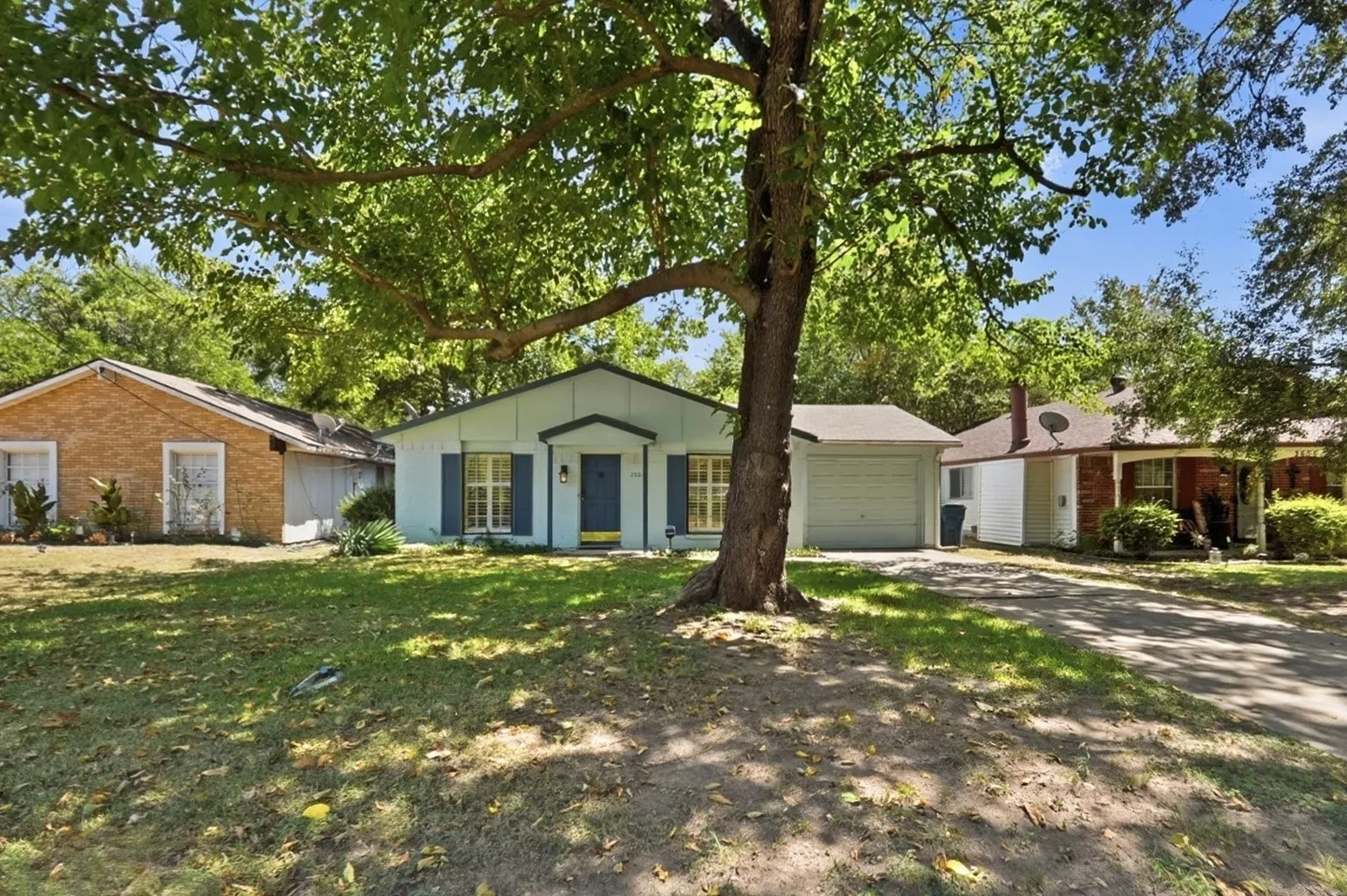 Single Family Residence For Sale in Navarro County , 2601 W 5th, Corsicana, Texas 75110, 3 Bedroom, 2 Bathroom, 1 Garage spaces, 1,140 Sqft, built in 1975, mls#21365236, Real Estate Agent in Corsicana, Homes For Sale in Navarro county, Homes For Sale in Corsicana, Realtor in Corsicana Texas, Real Estate Brokerage Independent Realty Texas, Luminita Cordes Realtor