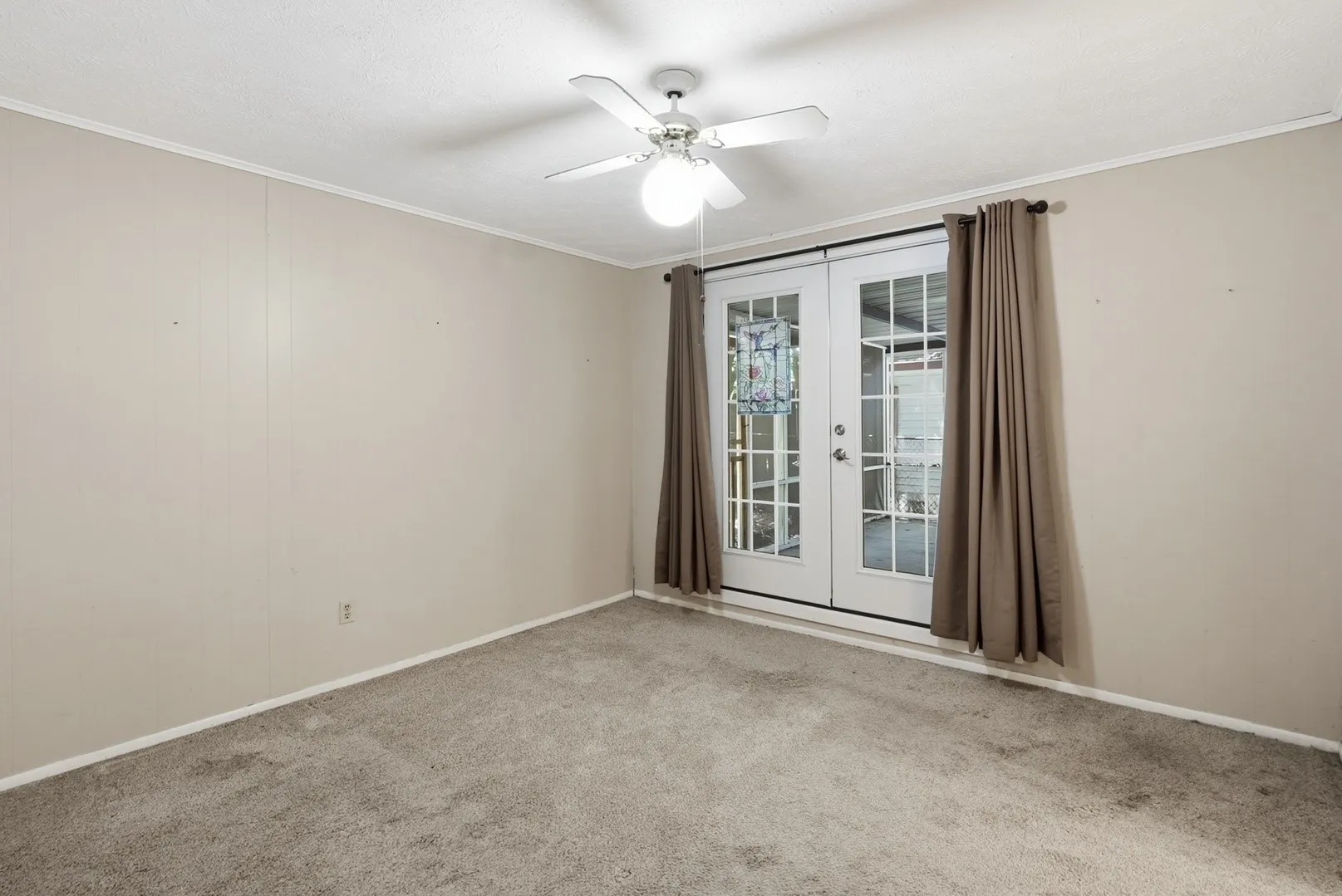 Single Family Residence For Sale in Navarro County , 2601 W 5th, Corsicana, Texas 75110, 3 Bedroom, 2 Bathroom, 1 Garage spaces, 1,140 Sqft, built in 1975, mls#21365236, Real Estate Agent in Corsicana, Homes For Sale in Navarro county, Homes For Sale in Corsicana, Realtor in Corsicana Texas, Real Estate Brokerage Independent Realty Texas, Luminita Cordes Realtor