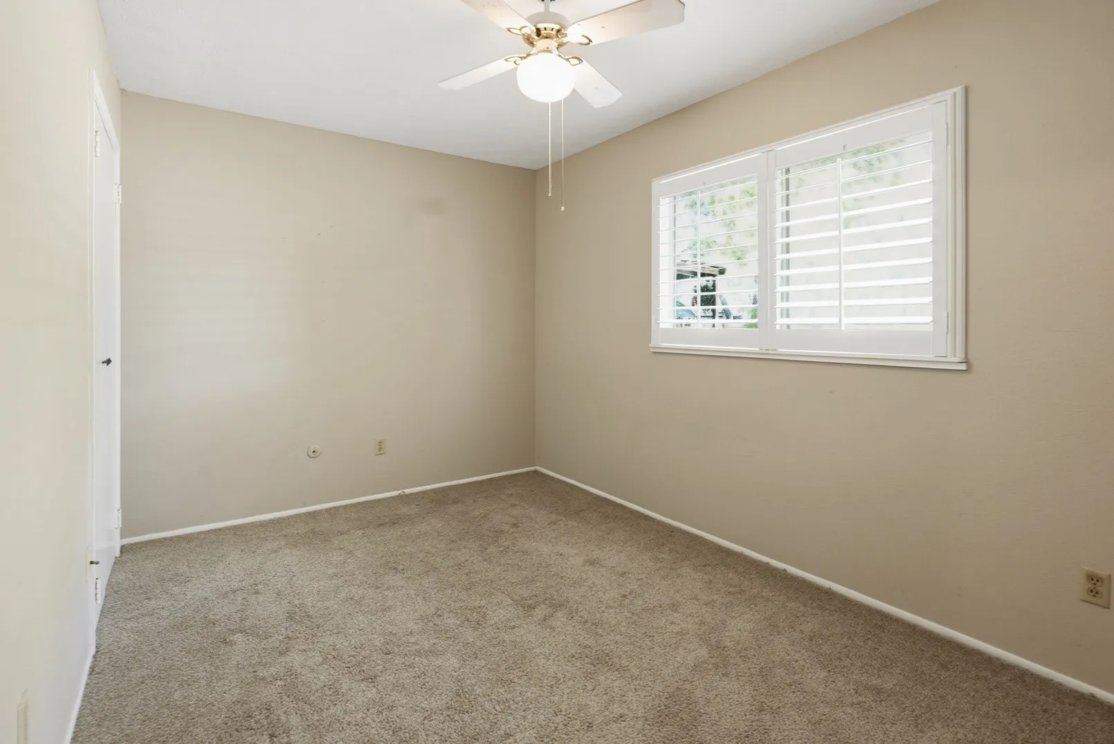 Single Family Residence For Sale in Navarro County , 2601 W 5th, Corsicana, Texas 75110, 3 Bedroom, 2 Bathroom, 1 Garage spaces, 1,140 Sqft, built in 1975, mls#21365236, Real Estate Agent in Corsicana, Homes For Sale in Navarro county, Homes For Sale in Corsicana, Realtor in Corsicana Texas, Real Estate Brokerage Independent Realty Texas, Luminita Cordes Realtor