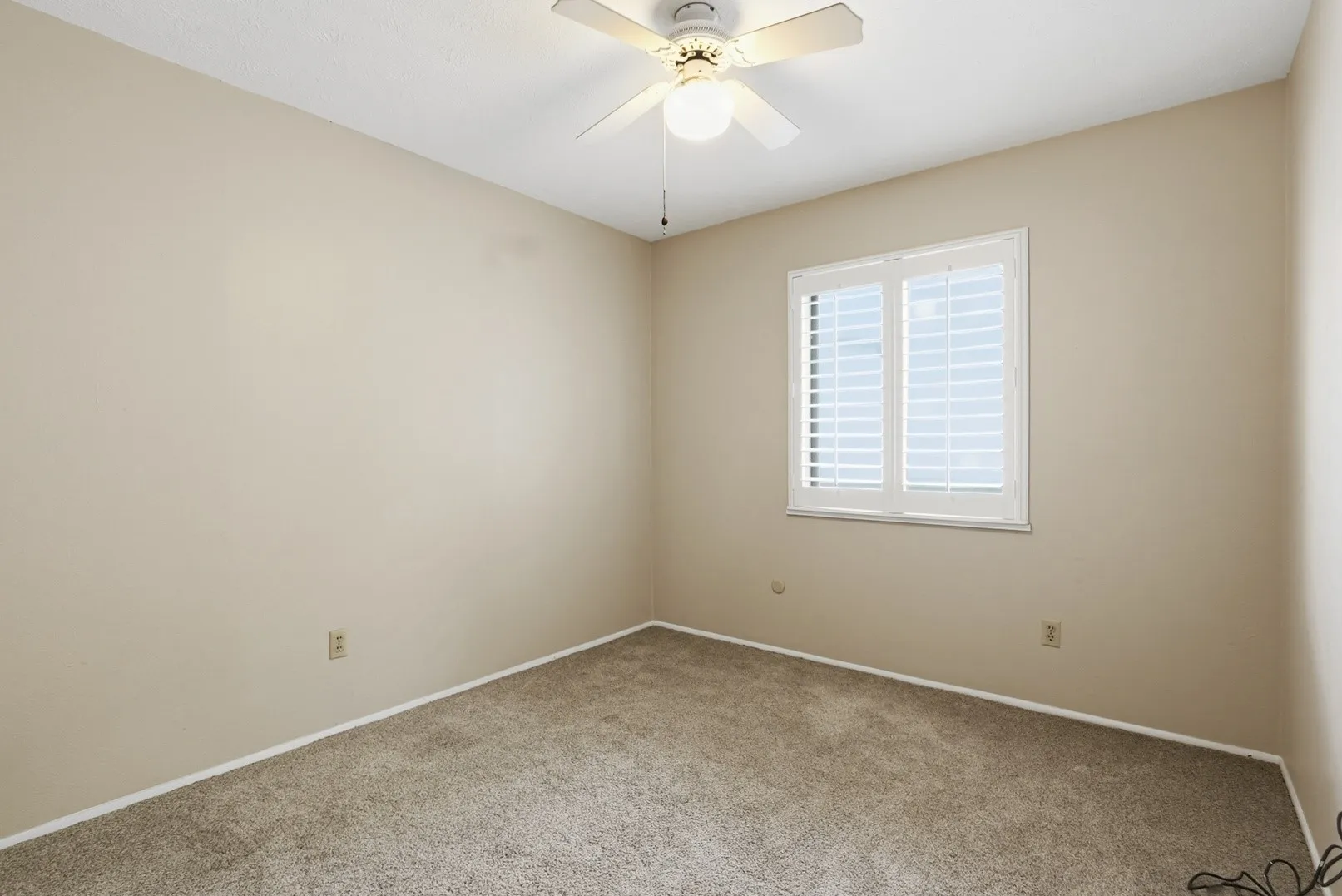 Single Family Residence For Sale in Navarro County , 2601 W 5th, Corsicana, Texas 75110, 3 Bedroom, 2 Bathroom, 1 Garage spaces, 1,140 Sqft, built in 1975, mls#21365236, Real Estate Agent in Corsicana, Homes For Sale in Navarro county, Homes For Sale in Corsicana, Realtor in Corsicana Texas, Real Estate Brokerage Independent Realty Texas, Luminita Cordes Realtor