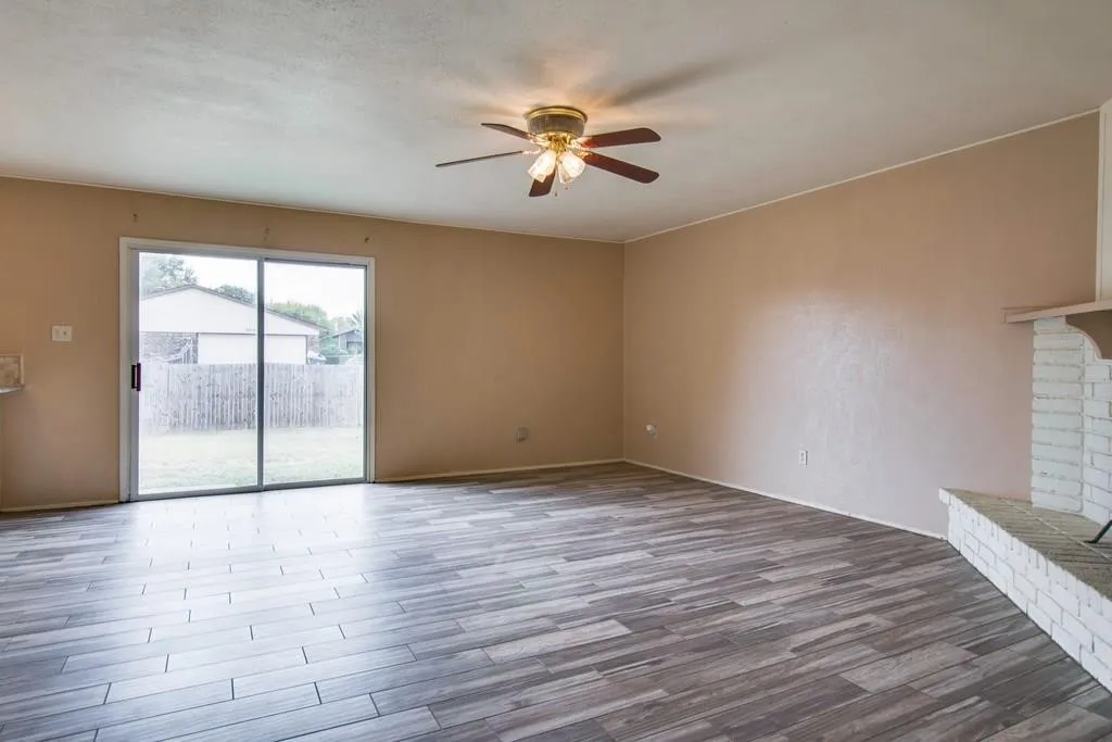 Single Family Residence For Sale in Denton County , 5309 Rutledge Court, The Colony, Texas 75056, 3 Bedroom, 2 Bathroom, 2 Garage spaces, 1,562 Sqft, built in 1979, mls#21366394, Real Estate Agent in The Colony, Homes For Sale in Denton county, Homes For Sale in The Colony, Realtor in The Colony Texas, Real Estate Brokerage Independent Realty Texas, Luminita Cordes Realtor