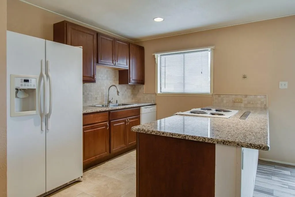 Single Family Residence For Sale in Denton County , 5309 Rutledge Court, The Colony, Texas 75056, 3 Bedroom, 2 Bathroom, 2 Garage spaces, 1,562 Sqft, built in 1979, mls#21366394, Real Estate Agent in The Colony, Homes For Sale in Denton county, Homes For Sale in The Colony, Realtor in The Colony Texas, Real Estate Brokerage Independent Realty Texas, Luminita Cordes Realtor