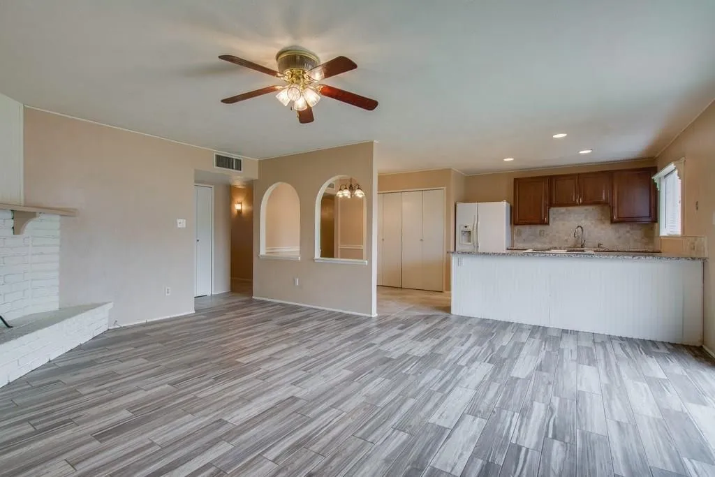 Single Family Residence For Sale in Denton County , 5309 Rutledge Court, The Colony, Texas 75056, 3 Bedroom, 2 Bathroom, 2 Garage spaces, 1,562 Sqft, built in 1979, mls#21366394, Real Estate Agent in The Colony, Homes For Sale in Denton county, Homes For Sale in The Colony, Realtor in The Colony Texas, Real Estate Brokerage Independent Realty Texas, Luminita Cordes Realtor