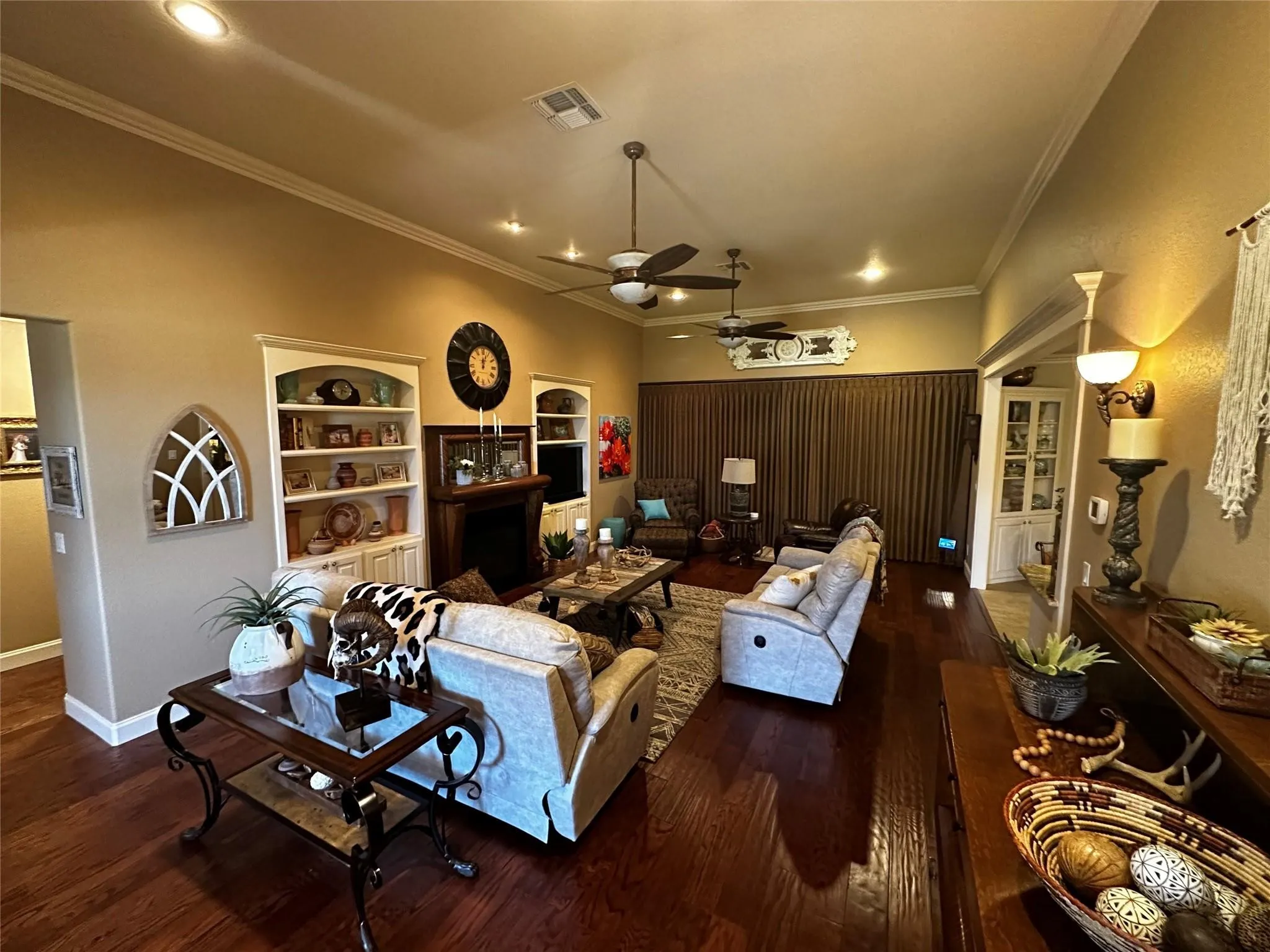 Single Family Residence For Sale in Montague County , 1602 Jefferson Street, Bowie, Texas 76230, 4 Bedroom, 5 Bathroom, 2 Garage spaces, 3,104 Sqft, built in 2006, mls#21366688, Real Estate Agent in Bowie, Homes For Sale in Montague county, Homes For Sale in Bowie, Realtor in Bowie Texas, Real Estate Brokerage Independent Realty Texas, Luminita Cordes Realtor