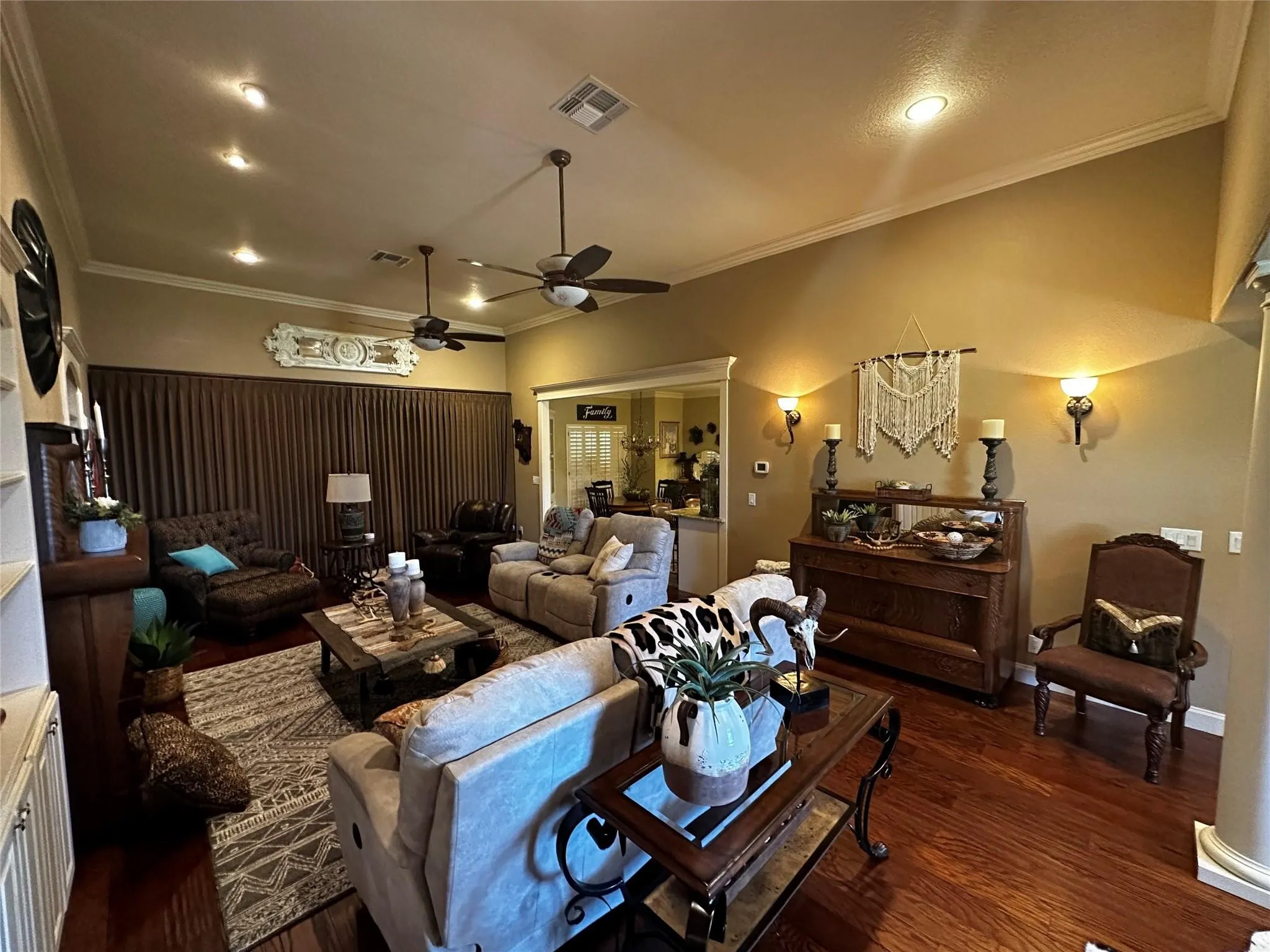 Single Family Residence For Sale in Montague County , 1602 Jefferson Street, Bowie, Texas 76230, 4 Bedroom, 5 Bathroom, 2 Garage spaces, 3,104 Sqft, built in 2006, mls#21366688, Real Estate Agent in Bowie, Homes For Sale in Montague county, Homes For Sale in Bowie, Realtor in Bowie Texas, Real Estate Brokerage Independent Realty Texas, Luminita Cordes Realtor