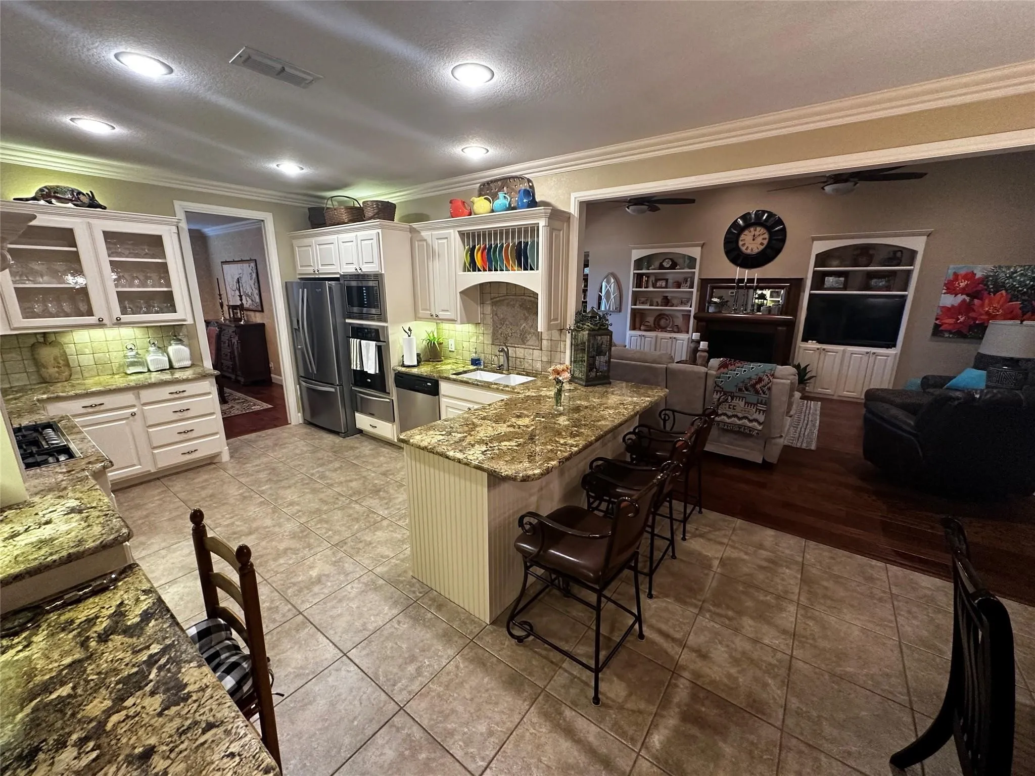 Single Family Residence For Sale in Montague County , 1602 Jefferson Street, Bowie, Texas 76230, 4 Bedroom, 5 Bathroom, 2 Garage spaces, 3,104 Sqft, built in 2006, mls#21366688, Real Estate Agent in Bowie, Homes For Sale in Montague county, Homes For Sale in Bowie, Realtor in Bowie Texas, Real Estate Brokerage Independent Realty Texas, Luminita Cordes Realtor
