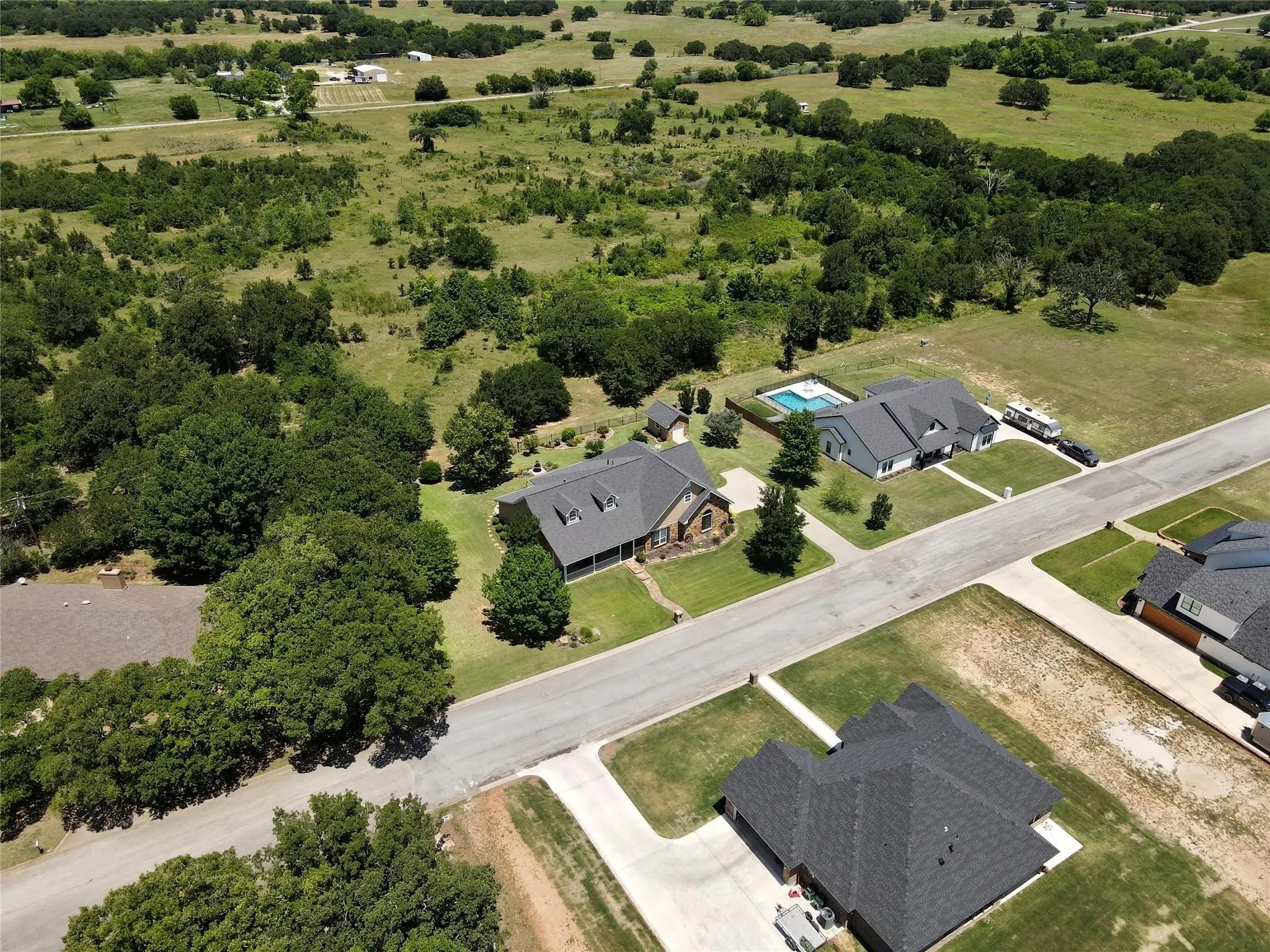 Single Family Residence For Sale in Montague County , 1602 Jefferson Street, Bowie, Texas 76230, 4 Bedroom, 5 Bathroom, 2 Garage spaces, 3,104 Sqft, built in 2006, mls#21366688, Real Estate Agent in Bowie, Homes For Sale in Montague county, Homes For Sale in Bowie, Realtor in Bowie Texas, Real Estate Brokerage Independent Realty Texas, Luminita Cordes Realtor