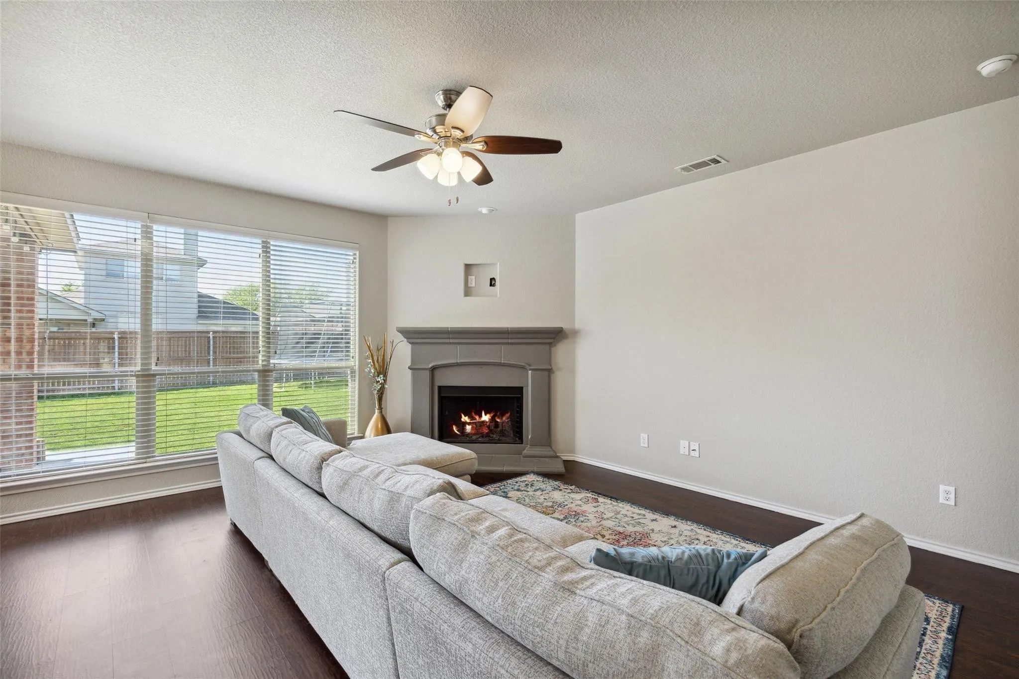 Single Family Residence For Rent in Denton County , 1416 Elkford Lane, Fort Worth, Texas 76247, 4 Bedroom, 3 Bathroom, 2 Garage spaces, 2,415 Sqft, built in 2011, mls#21366693, Real Estate Agent in Fort Worth, Homes For Rent in Denton county, Homes For Rent in Fort Worth, Realtor in Fort Worth Texas, Real Estate Brokerage Independent Realty Texas, Luminita Cordes Realtor