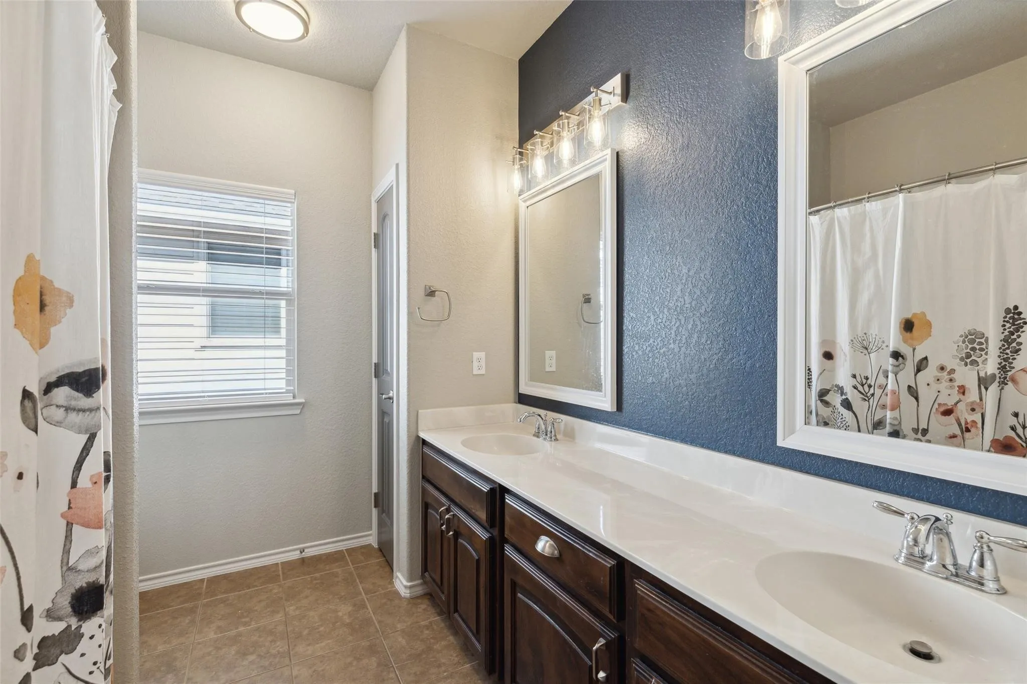 Single Family Residence For Rent in Denton County , 1416 Elkford Lane, Fort Worth, Texas 76247, 4 Bedroom, 3 Bathroom, 2 Garage spaces, 2,415 Sqft, built in 2011, mls#21366693, Real Estate Agent in Fort Worth, Homes For Rent in Denton county, Homes For Rent in Fort Worth, Realtor in Fort Worth Texas, Real Estate Brokerage Independent Realty Texas, Luminita Cordes Realtor