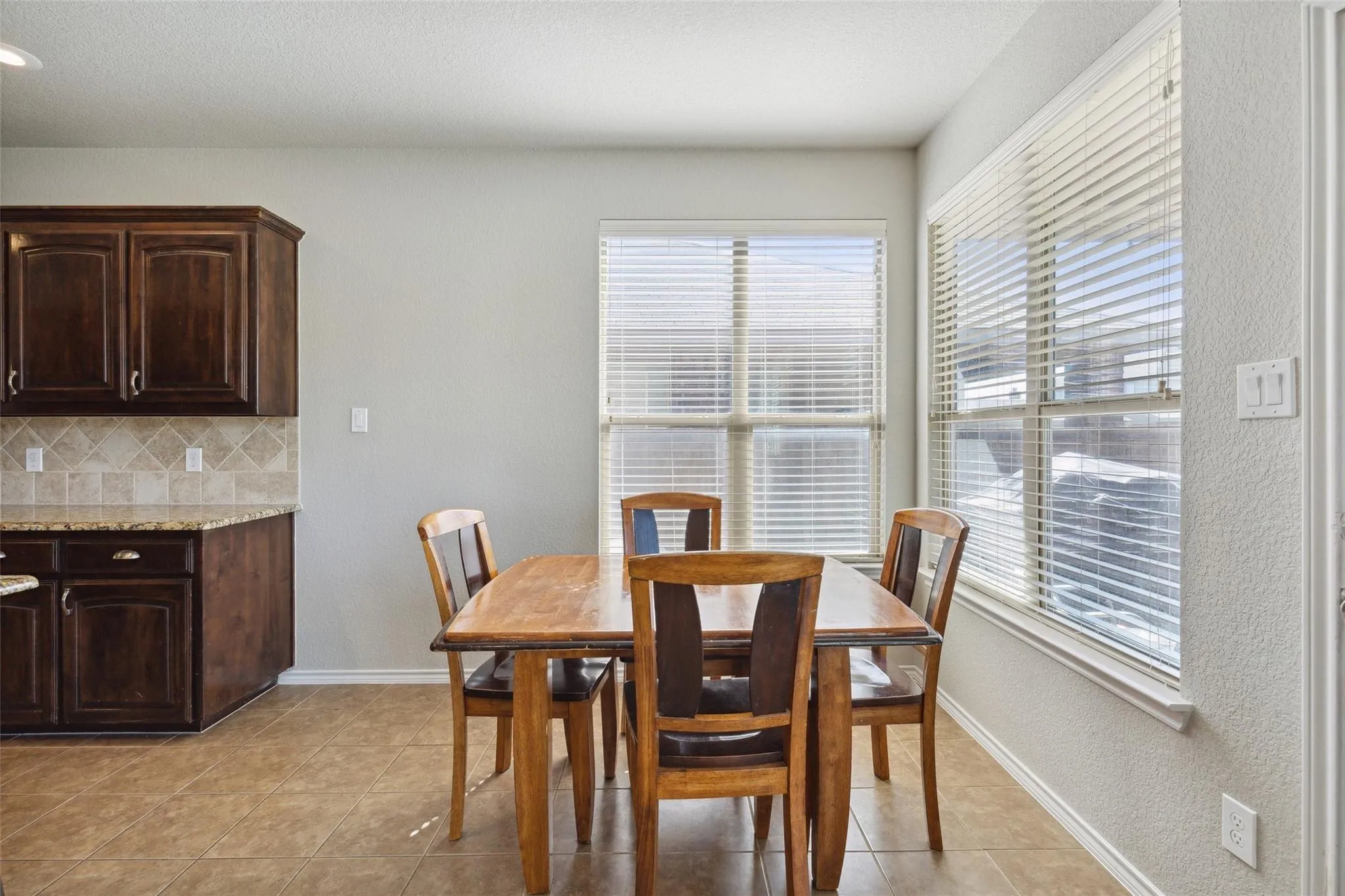 Single Family Residence For Rent in Denton County , 1416 Elkford Lane, Fort Worth, Texas 76247, 4 Bedroom, 3 Bathroom, 2 Garage spaces, 2,415 Sqft, built in 2011, mls#21366693, Real Estate Agent in Fort Worth, Homes For Rent in Denton county, Homes For Rent in Fort Worth, Realtor in Fort Worth Texas, Real Estate Brokerage Independent Realty Texas, Luminita Cordes Realtor