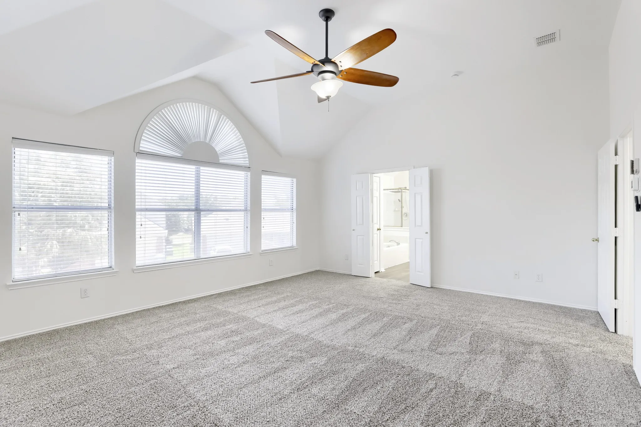Single Family Residence For Sale in Collin County , 5905 Big Pine Drive, Mc Kinney, Texas 75070, 4 Bedroom, 3 Bathroom, 1 Garage spaces, 2,617 Sqft, built in 2002, mls#21363044, Real Estate Agent in Mc Kinney, Homes For Sale in Collin county, Homes For Sale in Mc Kinney, Realtor in Mc Kinney Texas, Real Estate Brokerage Independent Realty Texas, Luminita Cordes Realtor