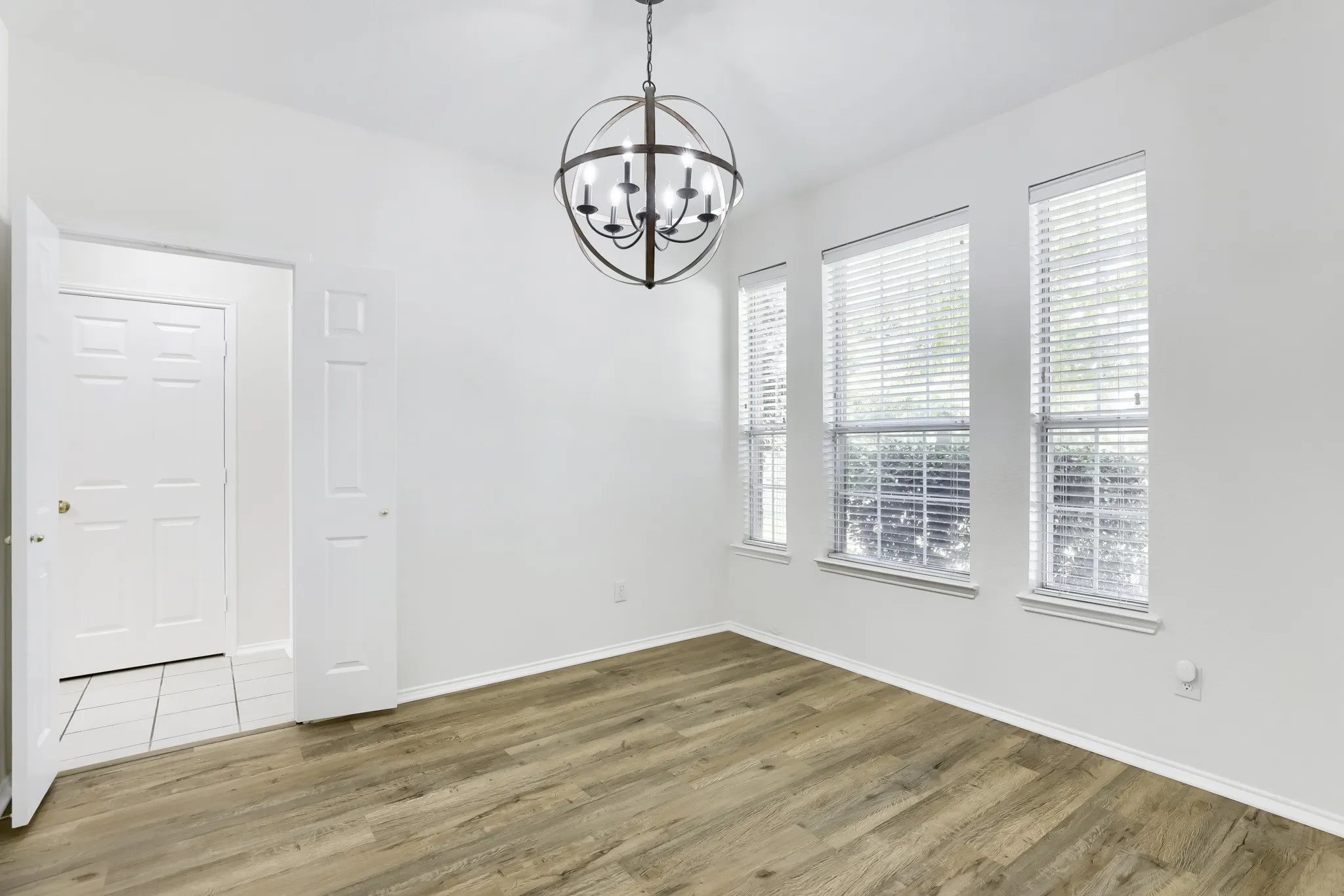 Single Family Residence For Sale in Collin County , 5905 Big Pine Drive, Mc Kinney, Texas 75070, 4 Bedroom, 3 Bathroom, 1 Garage spaces, 2,617 Sqft, built in 2002, mls#21363044, Real Estate Agent in Mc Kinney, Homes For Sale in Collin county, Homes For Sale in Mc Kinney, Realtor in Mc Kinney Texas, Real Estate Brokerage Independent Realty Texas, Luminita Cordes Realtor