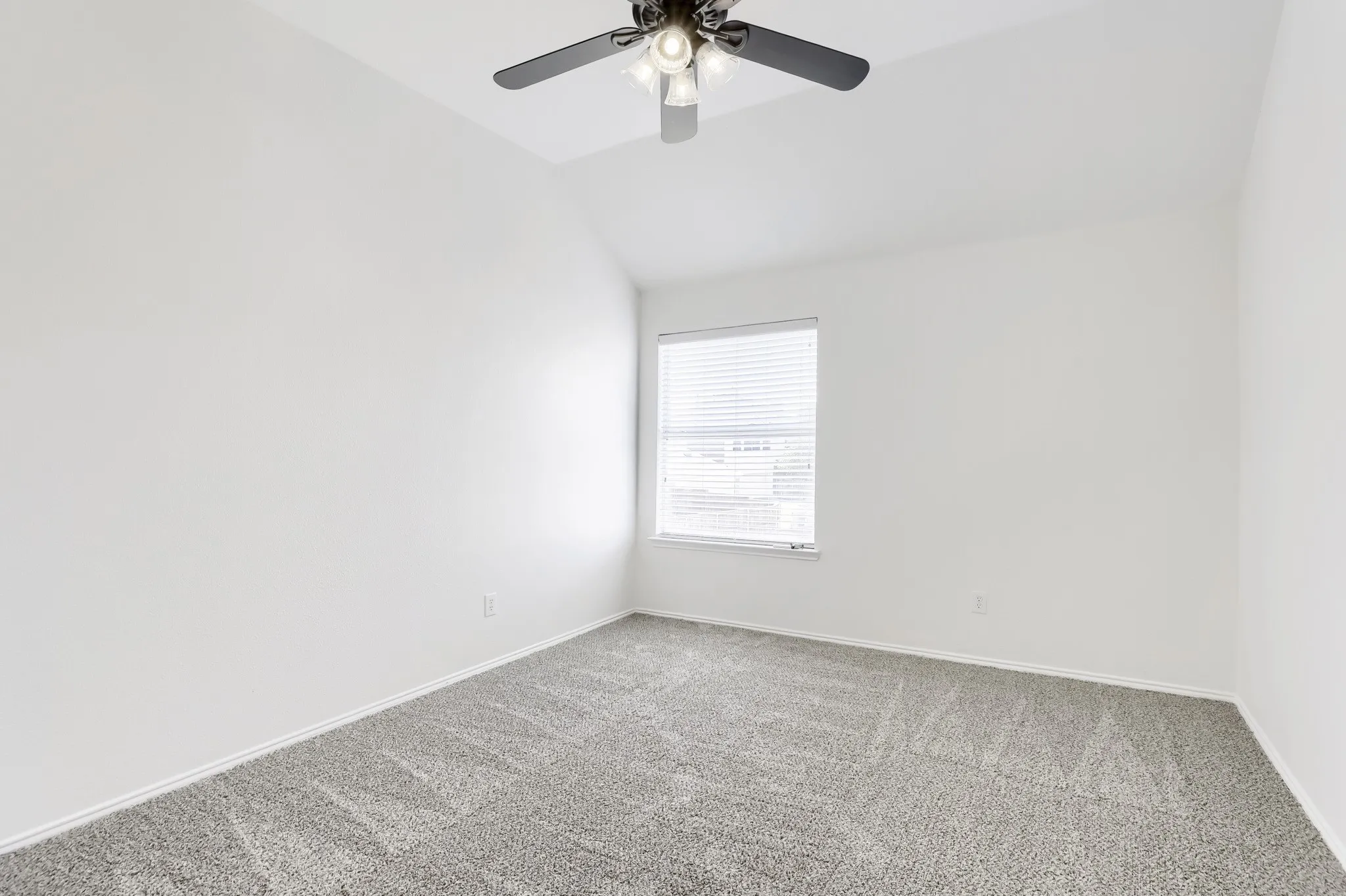 Single Family Residence For Sale in Collin County , 5905 Big Pine Drive, Mc Kinney, Texas 75070, 4 Bedroom, 3 Bathroom, 1 Garage spaces, 2,617 Sqft, built in 2002, mls#21363044, Real Estate Agent in Mc Kinney, Homes For Sale in Collin county, Homes For Sale in Mc Kinney, Realtor in Mc Kinney Texas, Real Estate Brokerage Independent Realty Texas, Luminita Cordes Realtor