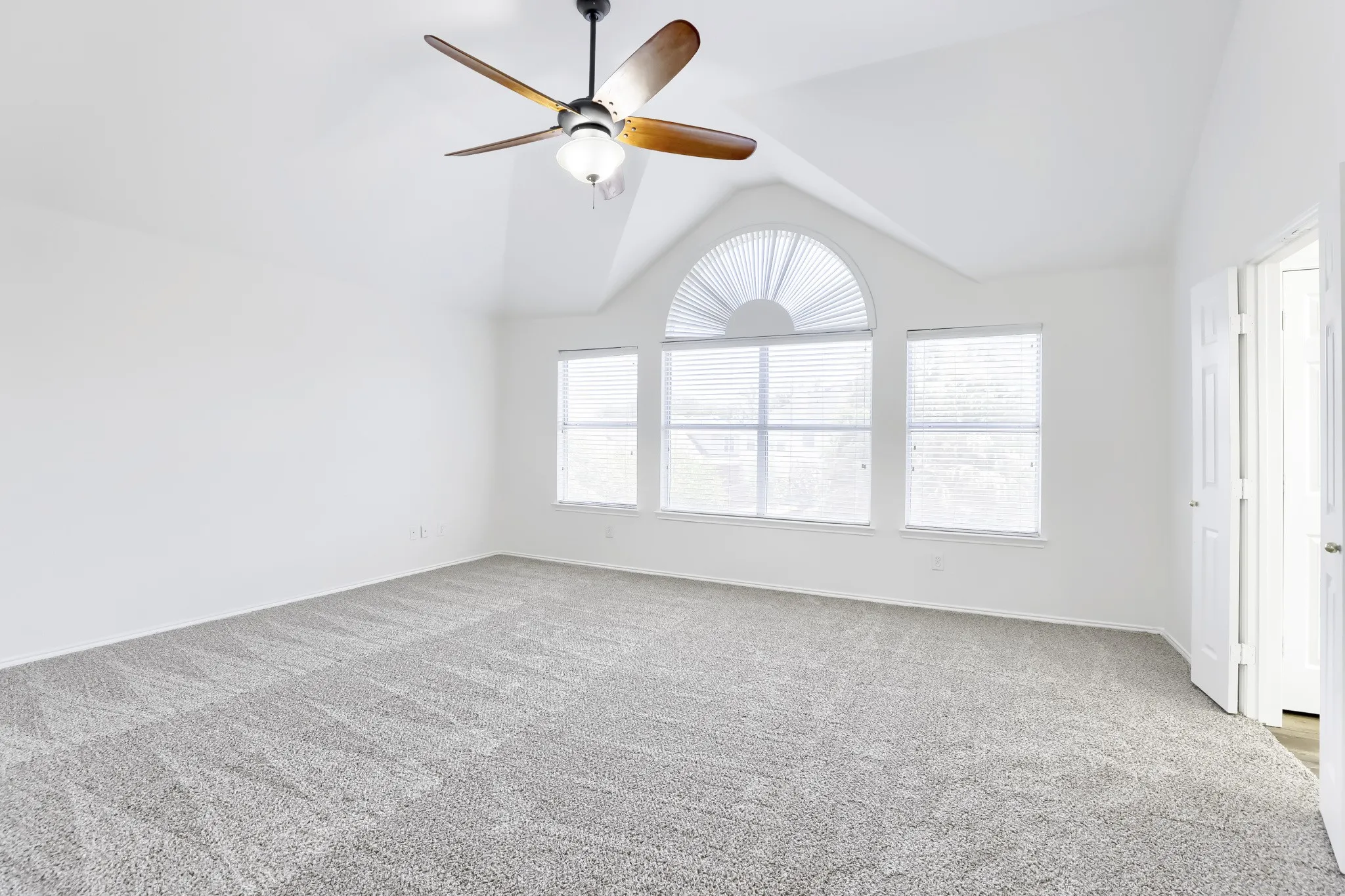 Single Family Residence For Sale in Collin County , 5905 Big Pine Drive, Mc Kinney, Texas 75070, 4 Bedroom, 3 Bathroom, 1 Garage spaces, 2,617 Sqft, built in 2002, mls#21363044, Real Estate Agent in Mc Kinney, Homes For Sale in Collin county, Homes For Sale in Mc Kinney, Realtor in Mc Kinney Texas, Real Estate Brokerage Independent Realty Texas, Luminita Cordes Realtor