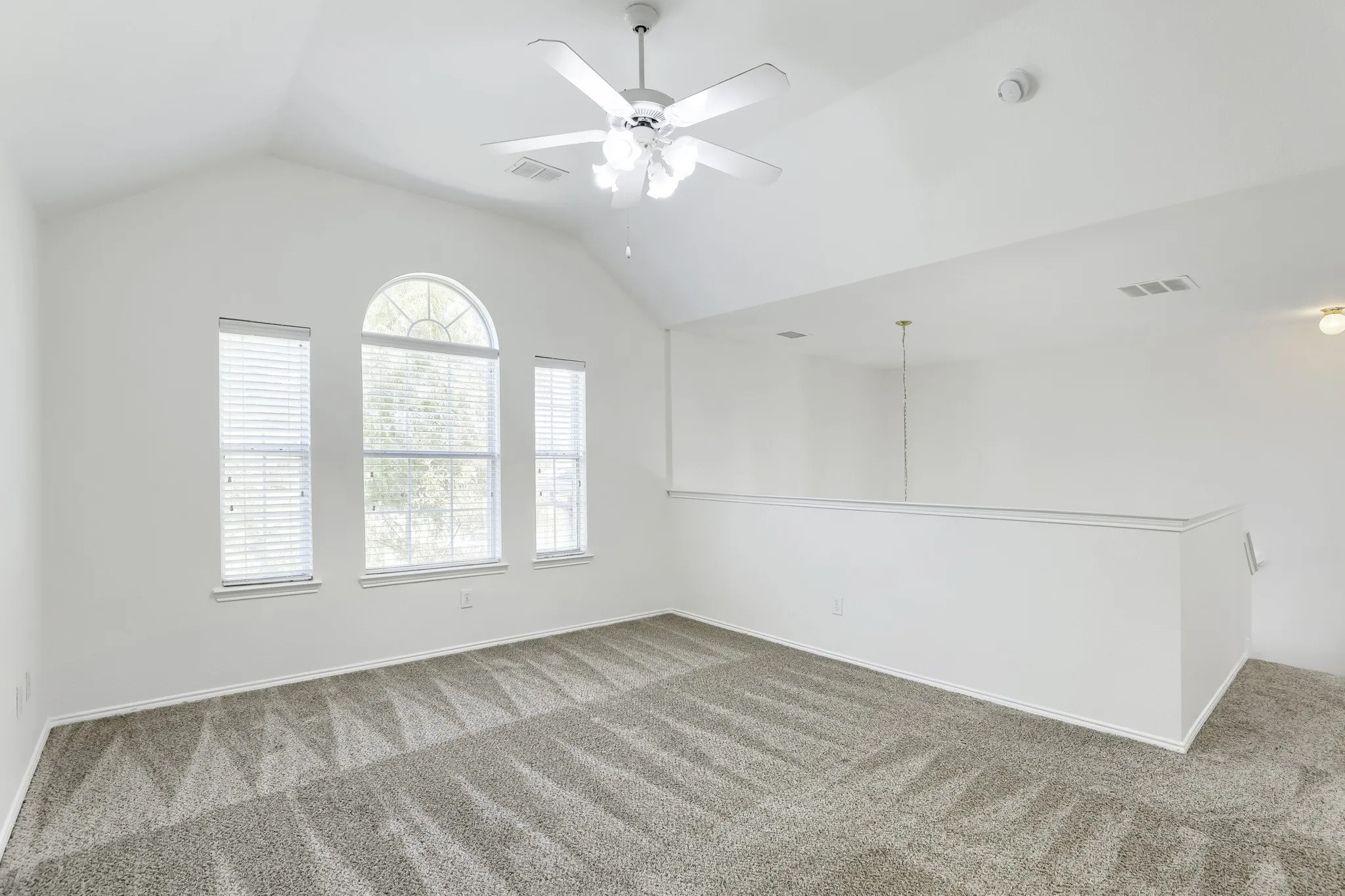 Single Family Residence For Sale in Collin County , 5905 Big Pine Drive, Mc Kinney, Texas 75070, 4 Bedroom, 3 Bathroom, 1 Garage spaces, 2,617 Sqft, built in 2002, mls#21363044, Real Estate Agent in Mc Kinney, Homes For Sale in Collin county, Homes For Sale in Mc Kinney, Realtor in Mc Kinney Texas, Real Estate Brokerage Independent Realty Texas, Luminita Cordes Realtor