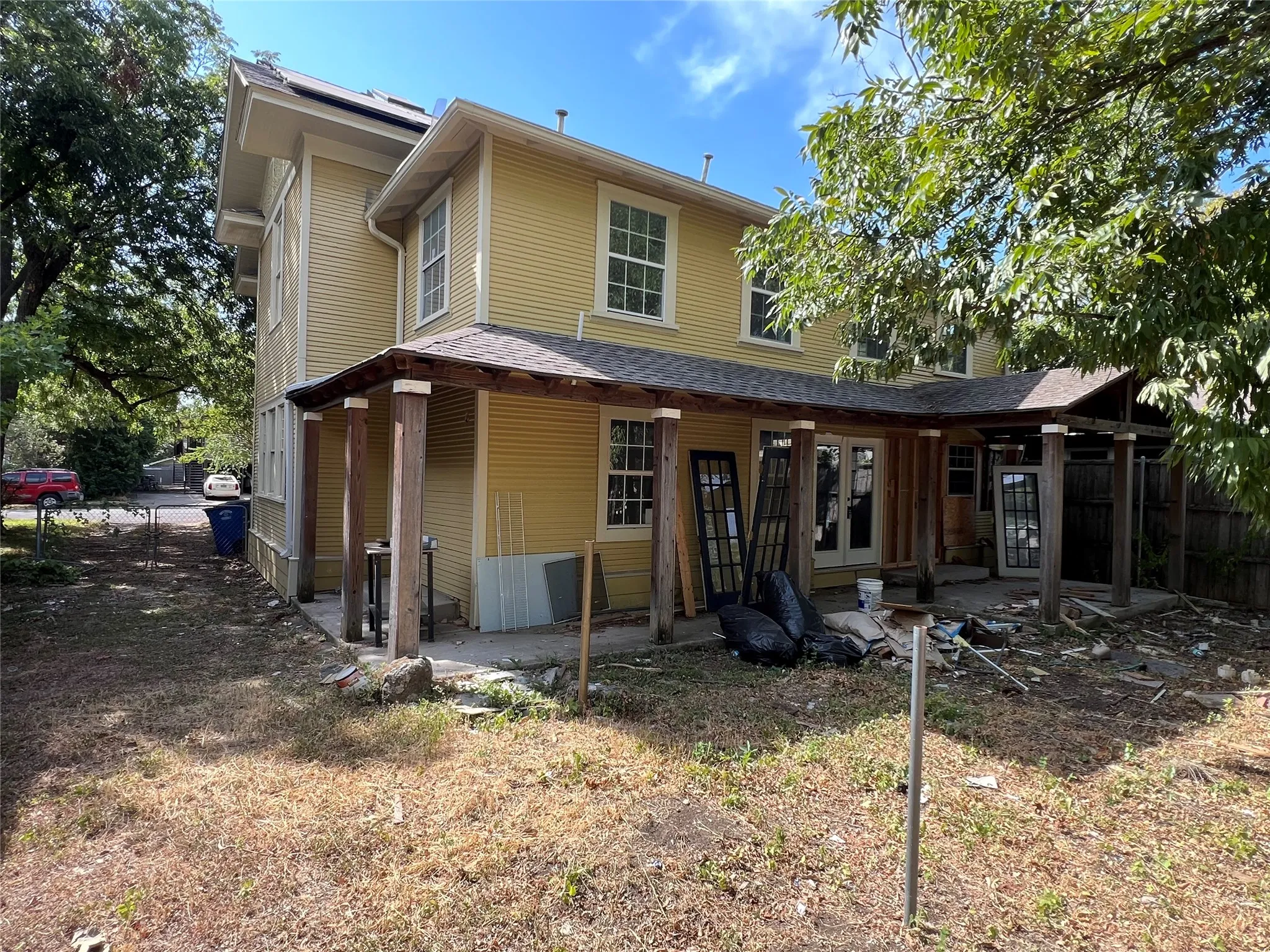 Single Family Residence For Sale in Dallas County , 5511 Tremont Street, Dallas, Texas 75214, 5 Bedroom, 3 Bathroom, 2 Garage spaces, 2,684 Sqft, built in 1930, mls#21366517, Real Estate Agent in Dallas, Homes For Sale in Dallas county, Homes For Sale in Dallas, Realtor in Dallas Texas, Real Estate Brokerage Independent Realty Texas, Luminita Cordes Realtor