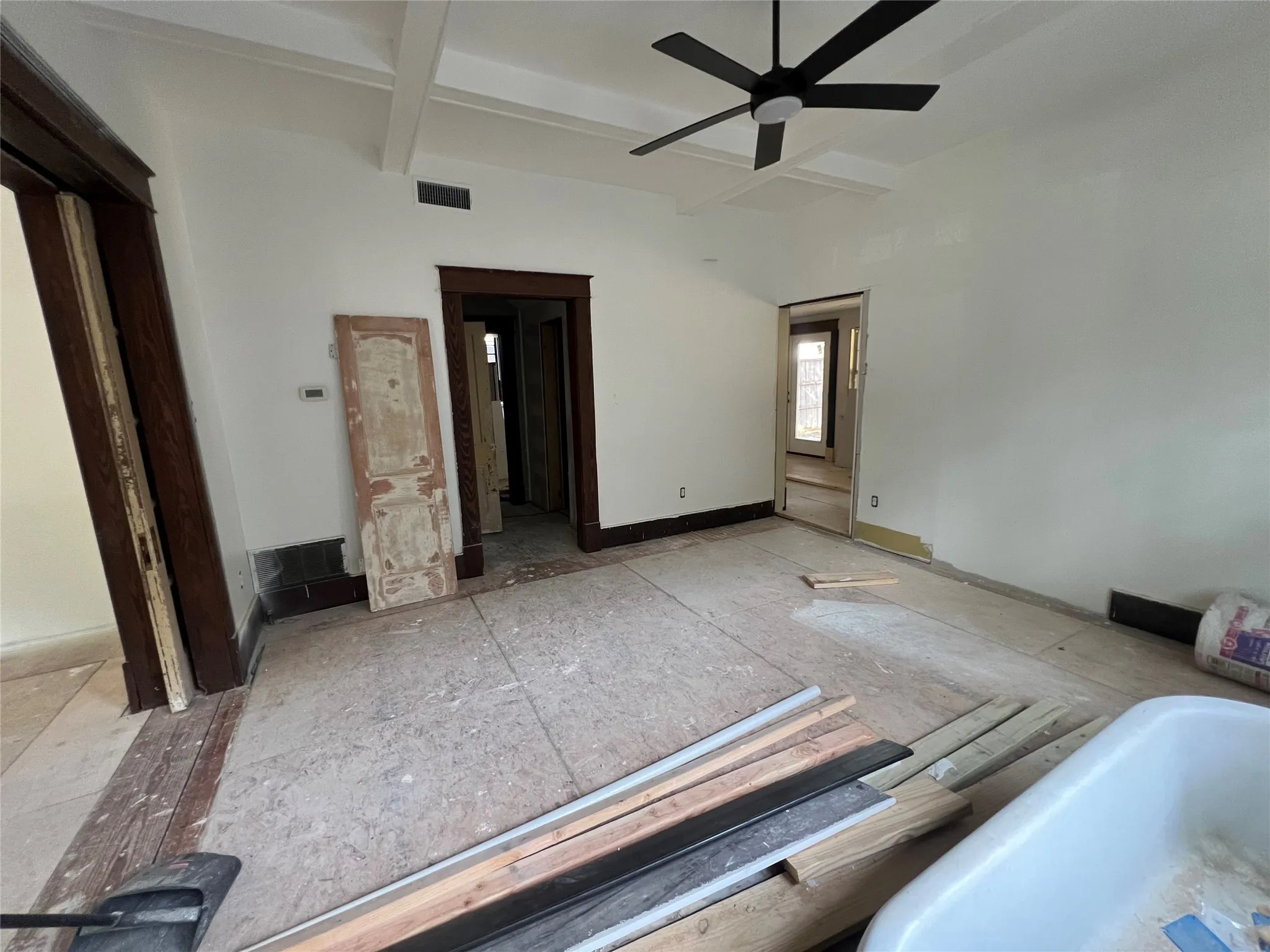 Single Family Residence For Sale in Dallas County , 5511 Tremont Street, Dallas, Texas 75214, 5 Bedroom, 3 Bathroom, 2 Garage spaces, 2,684 Sqft, built in 1930, mls#21366517, Real Estate Agent in Dallas, Homes For Sale in Dallas county, Homes For Sale in Dallas, Realtor in Dallas Texas, Real Estate Brokerage Independent Realty Texas, Luminita Cordes Realtor