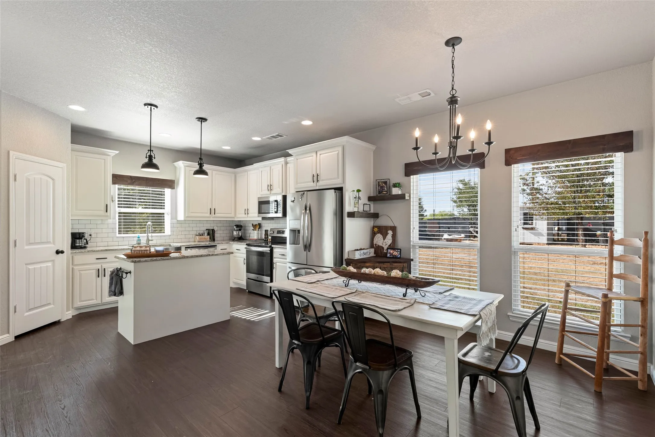 Single Family Residence For Sale in Wise County , 6093 S Fm 730, Decatur, Texas 76234, 3 Bedroom, 3 Bathroom, 2 Garage spaces, 1,904 Sqft, built in 2018, mls#21363034, Real Estate Agent in Decatur, Homes For Sale in Wise county, Homes For Sale in Decatur, Realtor in Decatur Texas, Real Estate Brokerage Independent Realty Texas, Luminita Cordes Realtor