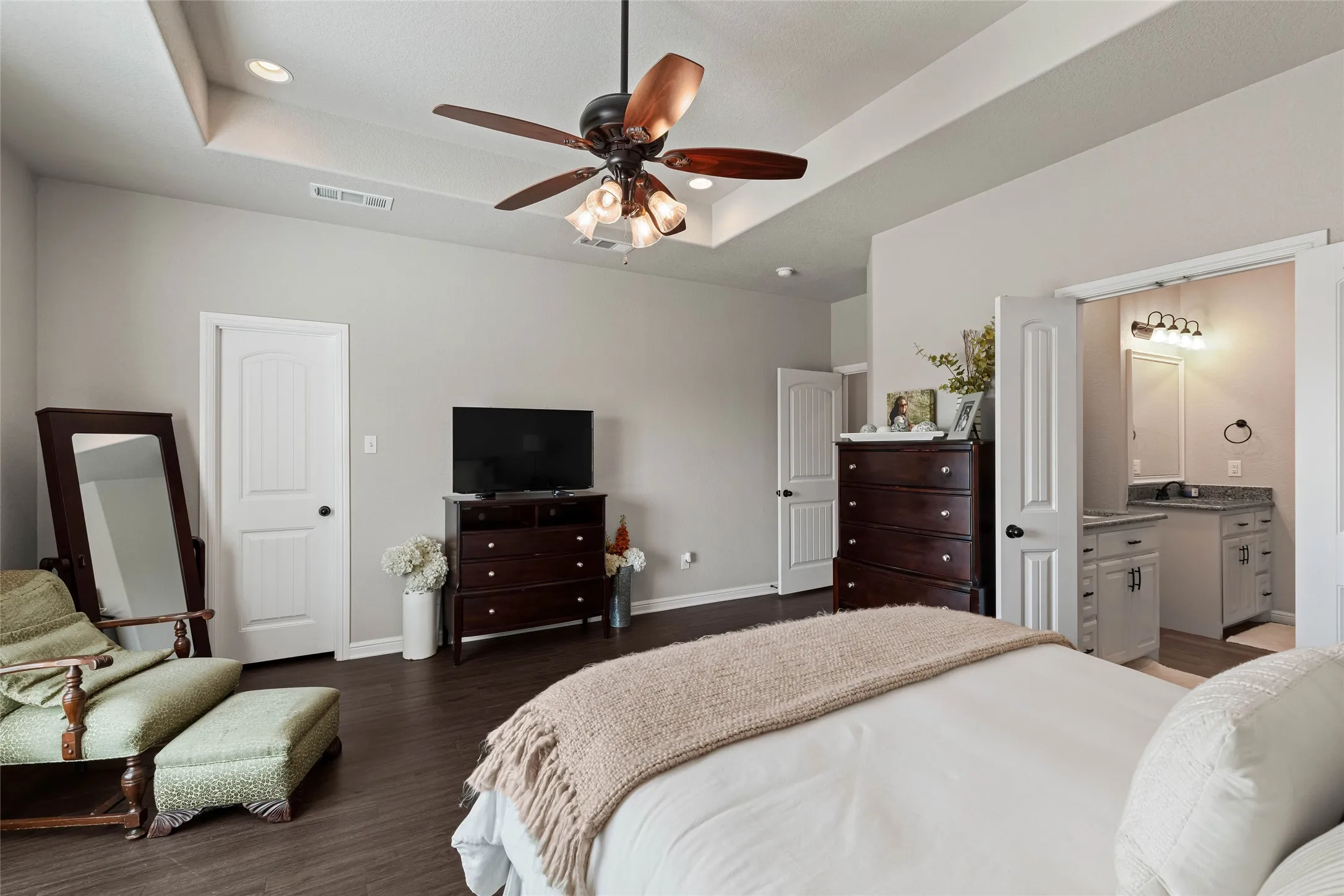 Single Family Residence For Sale in Wise County , 6093 S Fm 730, Decatur, Texas 76234, 3 Bedroom, 3 Bathroom, 2 Garage spaces, 1,904 Sqft, built in 2018, mls#21363034, Real Estate Agent in Decatur, Homes For Sale in Wise county, Homes For Sale in Decatur, Realtor in Decatur Texas, Real Estate Brokerage Independent Realty Texas, Luminita Cordes Realtor