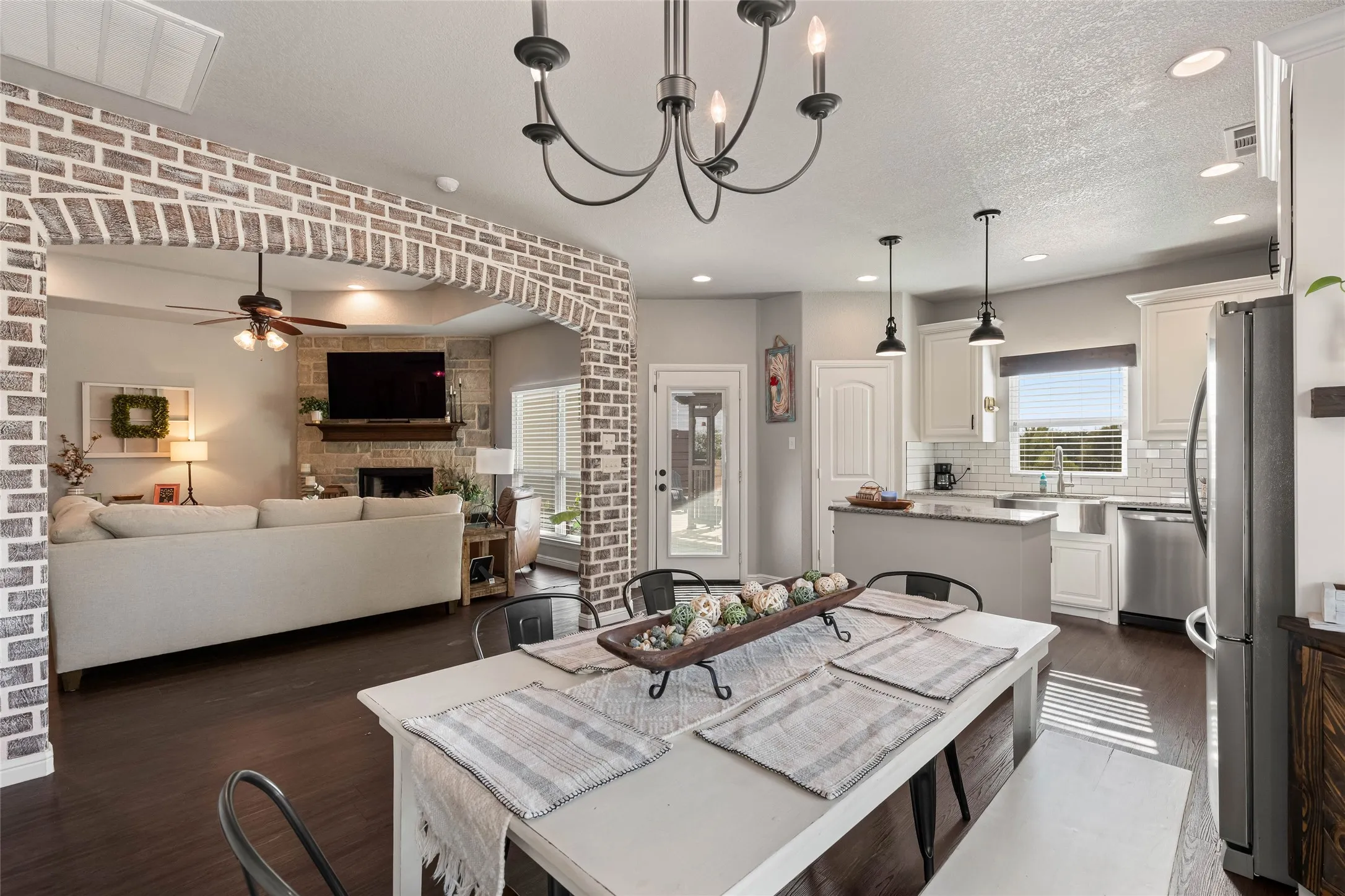 Single Family Residence For Sale in Wise County , 6093 S Fm 730, Decatur, Texas 76234, 3 Bedroom, 3 Bathroom, 2 Garage spaces, 1,904 Sqft, built in 2018, mls#21363034, Real Estate Agent in Decatur, Homes For Sale in Wise county, Homes For Sale in Decatur, Realtor in Decatur Texas, Real Estate Brokerage Independent Realty Texas, Luminita Cordes Realtor