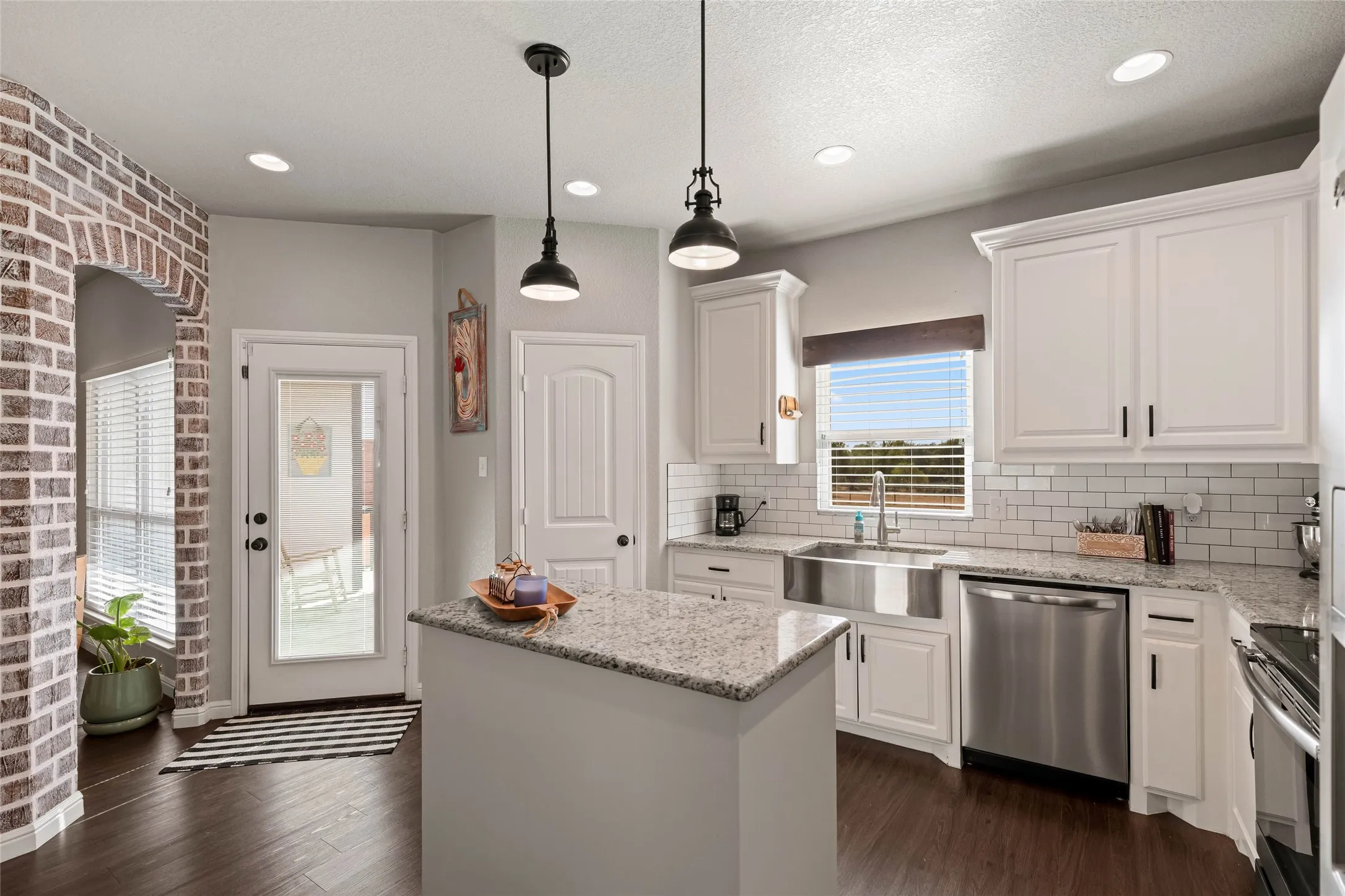 Single Family Residence For Sale in Wise County , 6093 S Fm 730, Decatur, Texas 76234, 3 Bedroom, 3 Bathroom, 2 Garage spaces, 1,904 Sqft, built in 2018, mls#21363034, Real Estate Agent in Decatur, Homes For Sale in Wise county, Homes For Sale in Decatur, Realtor in Decatur Texas, Real Estate Brokerage Independent Realty Texas, Luminita Cordes Realtor