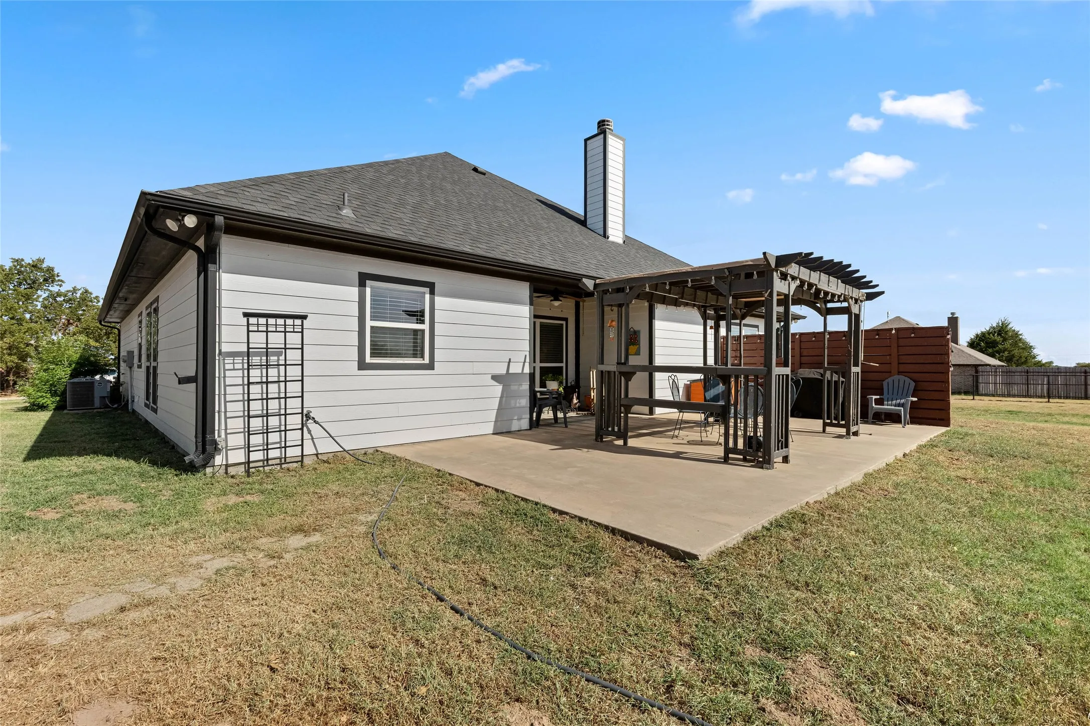Single Family Residence For Sale in Wise County , 6093 S Fm 730, Decatur, Texas 76234, 3 Bedroom, 3 Bathroom, 2 Garage spaces, 1,904 Sqft, built in 2018, mls#21363034, Real Estate Agent in Decatur, Homes For Sale in Wise county, Homes For Sale in Decatur, Realtor in Decatur Texas, Real Estate Brokerage Independent Realty Texas, Luminita Cordes Realtor