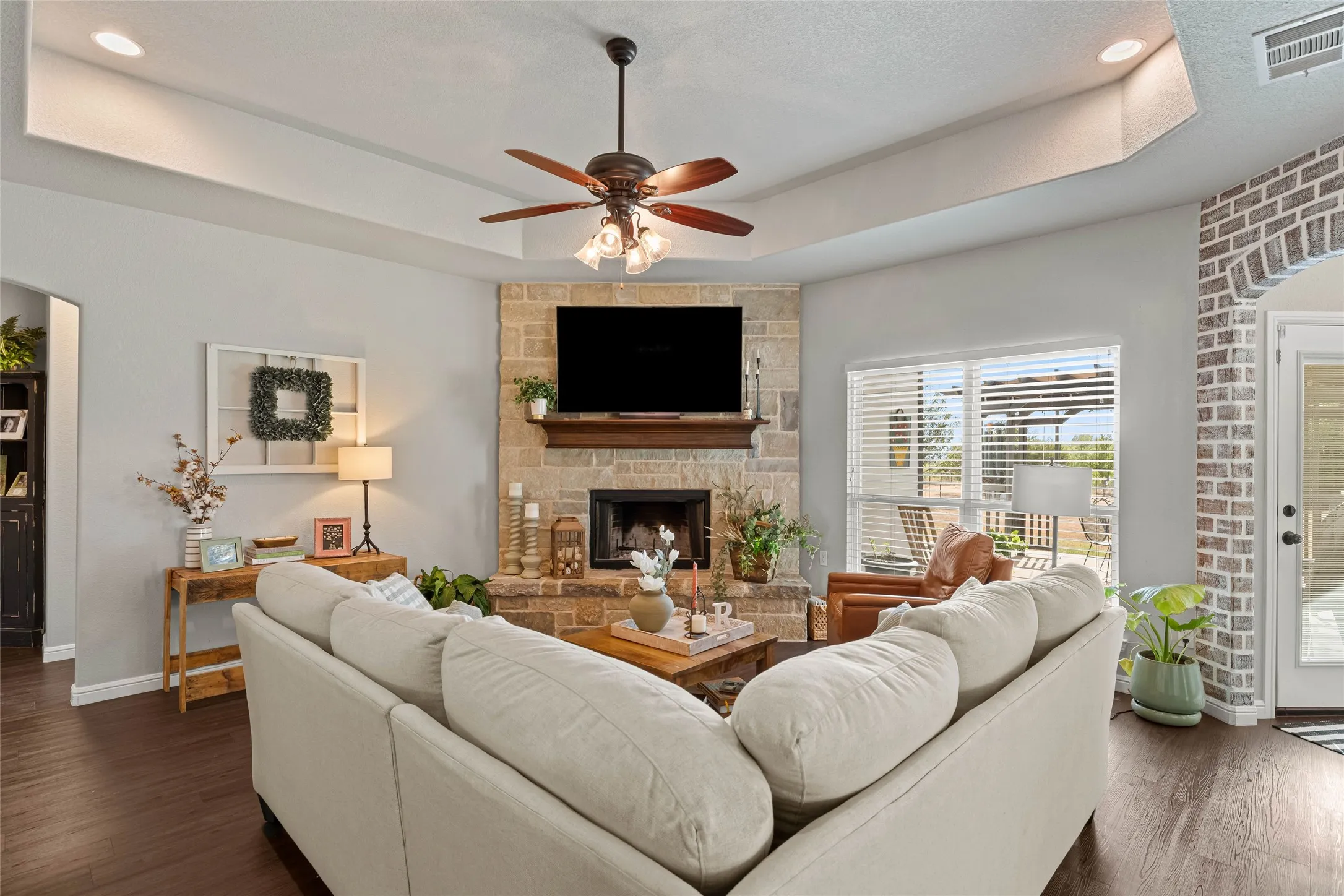 Single Family Residence For Sale in Wise County , 6093 S Fm 730, Decatur, Texas 76234, 3 Bedroom, 3 Bathroom, 2 Garage spaces, 1,904 Sqft, built in 2018, mls#21363034, Real Estate Agent in Decatur, Homes For Sale in Wise county, Homes For Sale in Decatur, Realtor in Decatur Texas, Real Estate Brokerage Independent Realty Texas, Luminita Cordes Realtor