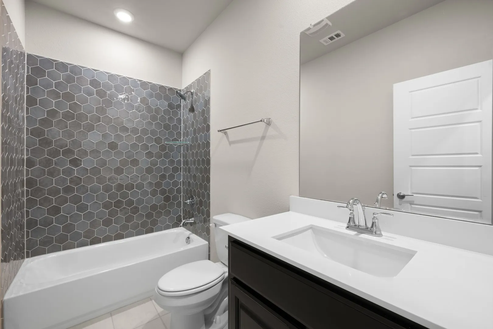 971 Richard Pittmon-  Bathroom-2