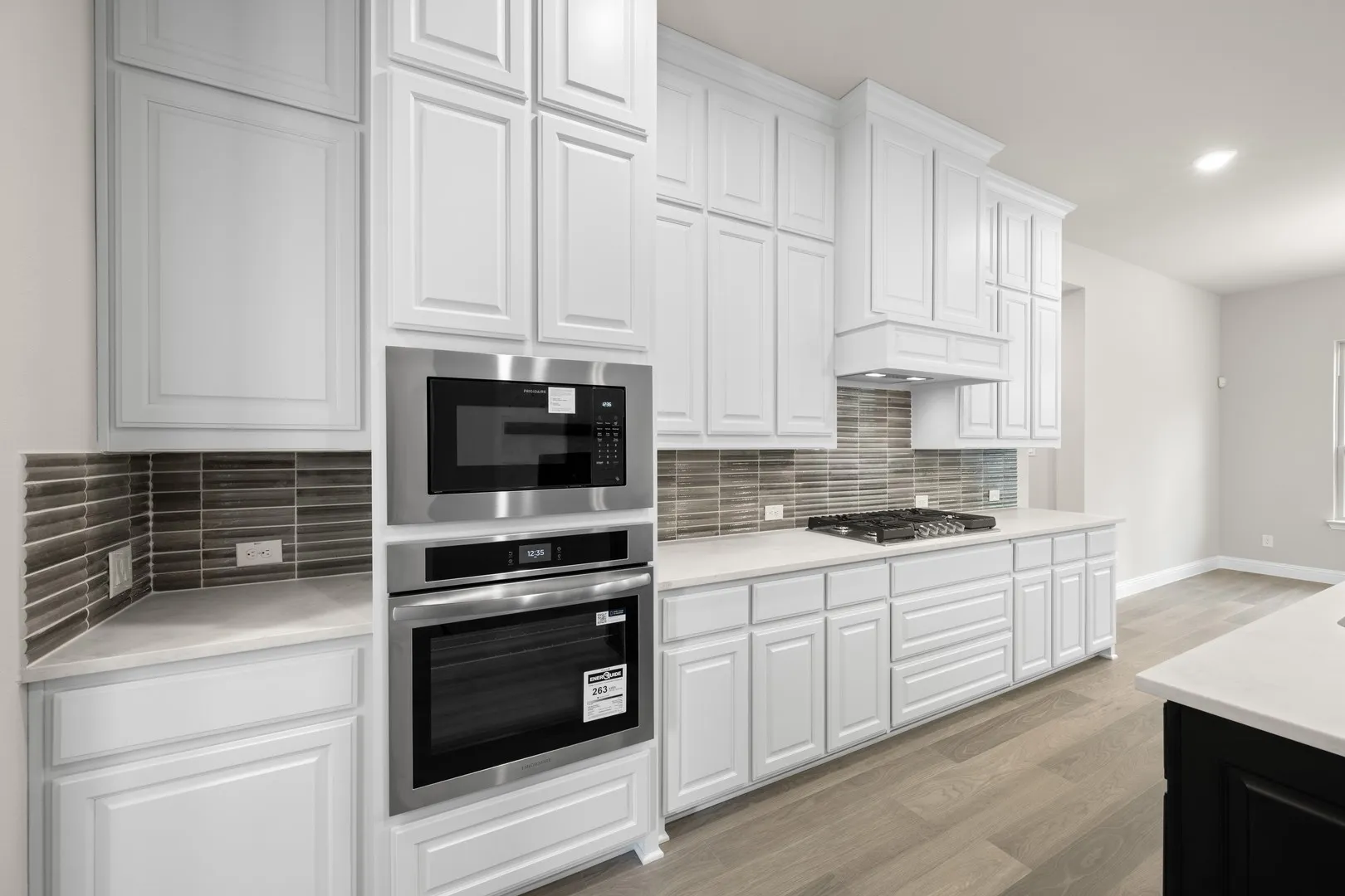 971 Richard Pittmon- Kitchen-4