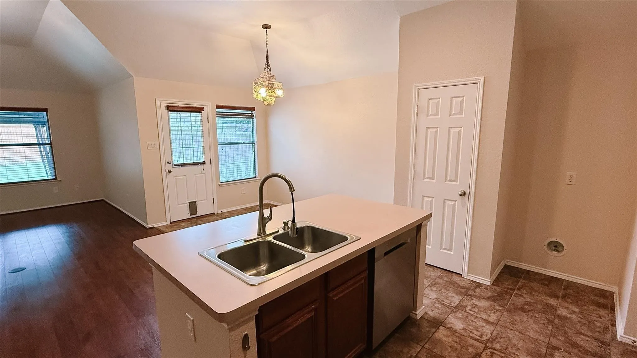 Single Family Residence For Sale in Tarrant County , 4308 Summer Star Lane, Fort Worth, Texas 76244, 3 Bedroom, 2 Bathroom, 2 Garage spaces, 1,602 Sqft, built in 2007, mls#21366435, Real Estate Agent in Fort Worth, Homes For Sale in Tarrant county, Homes For Sale in Fort Worth, Realtor in Fort Worth Texas, Real Estate Brokerage Independent Realty Texas, Luminita Cordes Realtor