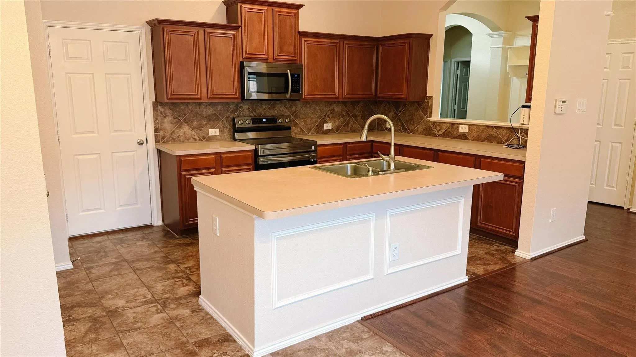 Single Family Residence For Sale in Tarrant County , 4308 Summer Star Lane, Fort Worth, Texas 76244, 3 Bedroom, 2 Bathroom, 2 Garage spaces, 1,602 Sqft, built in 2007, mls#21366435, Real Estate Agent in Fort Worth, Homes For Sale in Tarrant county, Homes For Sale in Fort Worth, Realtor in Fort Worth Texas, Real Estate Brokerage Independent Realty Texas, Luminita Cordes Realtor