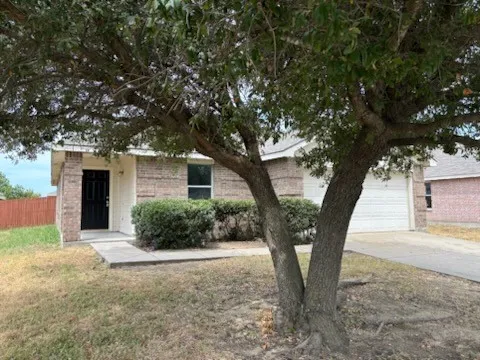 Single Family Residence For Rent in Collin County , 2601 Mitchell Lane, Anna, Texas 75409, 3 Bedroom, 2 Bathroom, 2 Garage spaces, 1,601 Sqft, built in 2004, mls#21366703, Real Estate Agent in Anna, Homes For Rent in Collin county, Homes For Rent in Anna, Realtor in Anna Texas, Real Estate Brokerage Independent Realty Texas, Luminita Cordes Realtor