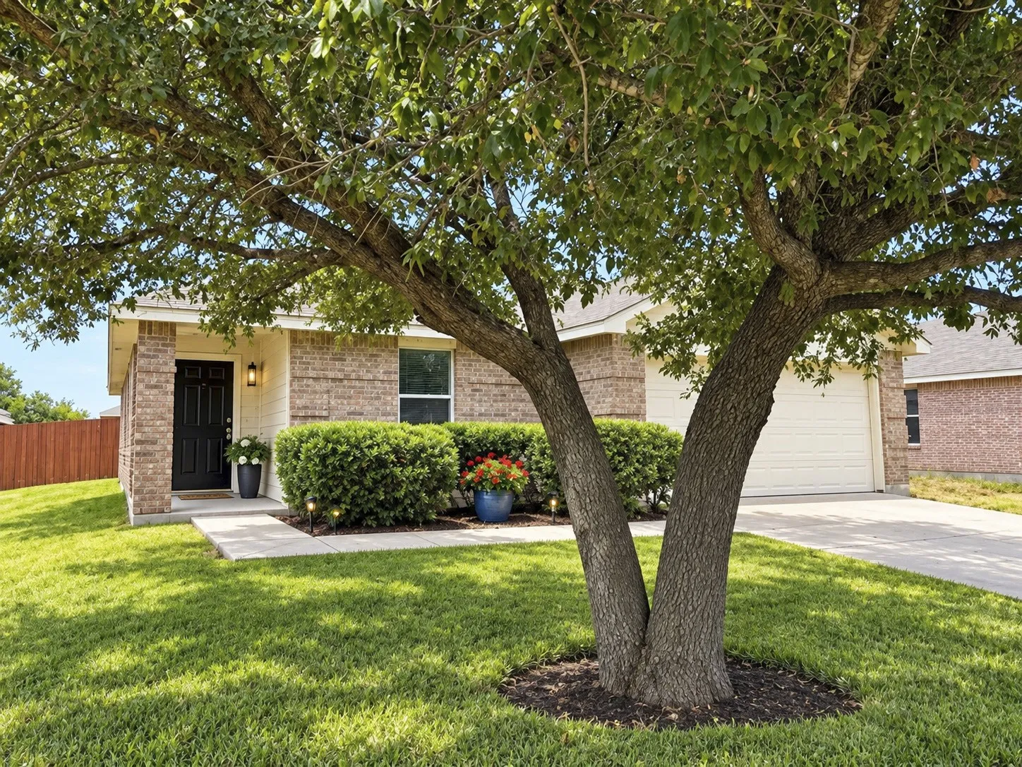Single Family Residence For Rent in Collin County , 2601 Mitchell Lane, Anna, Texas 75409, 3 Bedroom, 2 Bathroom, 2 Garage spaces, 1,601 Sqft, built in 2004, mls#21366703, Real Estate Agent in Anna, Homes For Rent in Collin county, Homes For Rent in Anna, Realtor in Anna Texas, Real Estate Brokerage Independent Realty Texas, Luminita Cordes Realtor