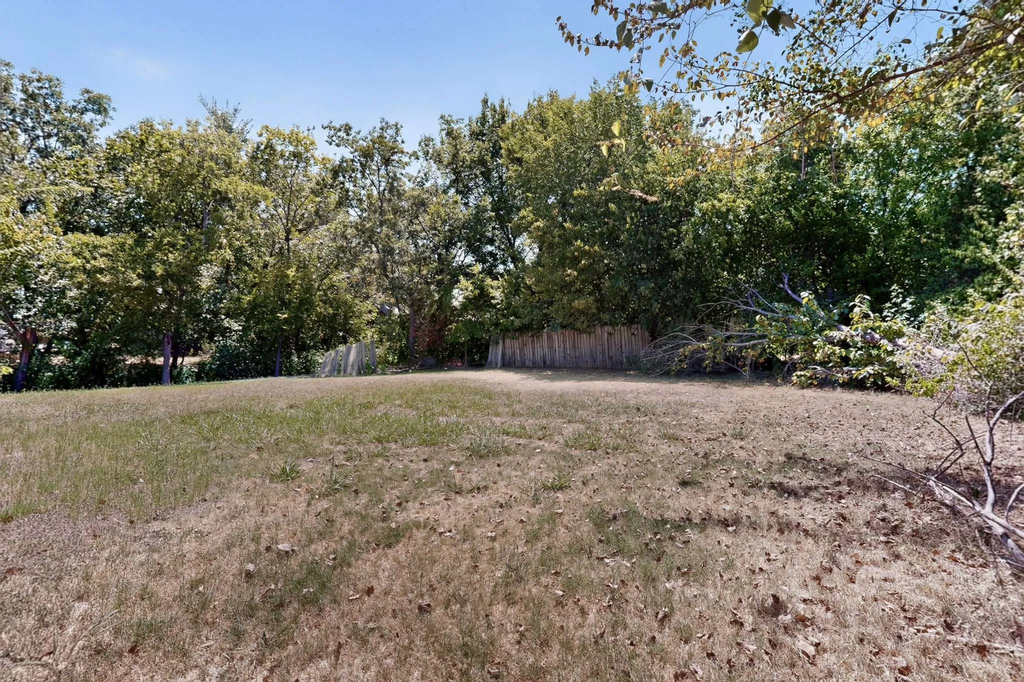 Retail For Sale in Ellis County , 1305 N Kaufman Street, Ennis, Texas 75119, 0, 0, Garage spaces, 0 Sqft, built in 1999, mls#21366610, Real Estate Agent in Ennis, Homes For Sale in Ellis county, Homes For Sale in Ennis, Realtor in Ennis Texas, Real Estate Brokerage Independent Realty Texas, Luminita Cordes Realtor
