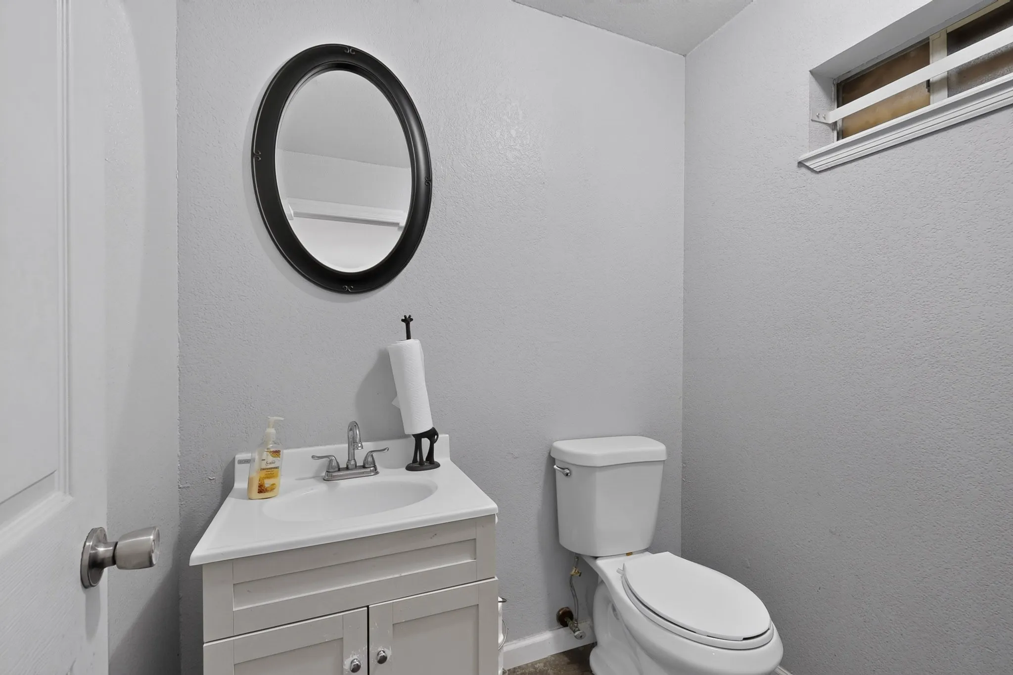 Retail For Sale in Ellis County , 1305 N Kaufman Street, Ennis, Texas 75119, 0, 0, Garage spaces, 0 Sqft, built in 1999, mls#21366610, Real Estate Agent in Ennis, Homes For Sale in Ellis county, Homes For Sale in Ennis, Realtor in Ennis Texas, Real Estate Brokerage Independent Realty Texas, Luminita Cordes Realtor