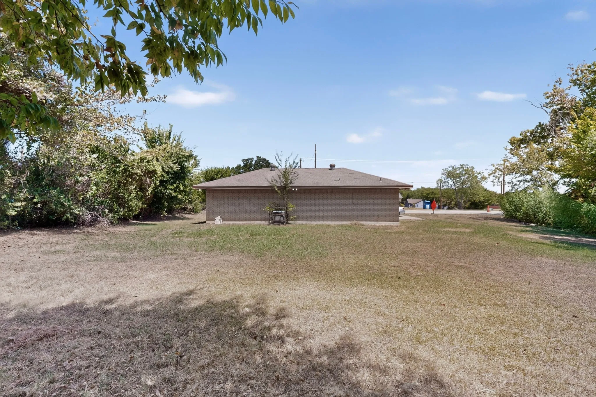 Retail For Sale in Ellis County , 1305 N Kaufman Street, Ennis, Texas 75119, 0, 0, Garage spaces, 0 Sqft, built in 1999, mls#21366610, Real Estate Agent in Ennis, Homes For Sale in Ellis county, Homes For Sale in Ennis, Realtor in Ennis Texas, Real Estate Brokerage Independent Realty Texas, Luminita Cordes Realtor