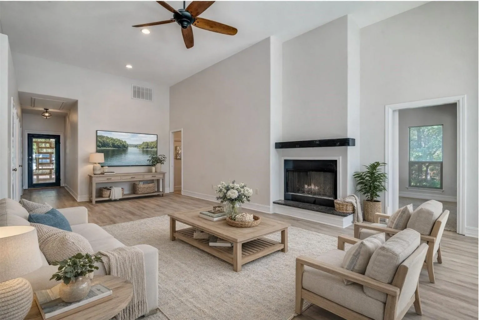Single Family Residence For Sale in Henderson County , 129 Little River Bend, Mabank, Texas 75156, 3 Bedroom, 2 Bathroom, 2 Garage spaces, 2,278 Sqft, built in 2005, mls#21366520, Real Estate Agent in Mabank, Homes For Sale in Henderson county, Homes For Sale in Mabank, Realtor in Mabank Texas, Real Estate Brokerage Independent Realty Texas, Luminita Cordes Realtor