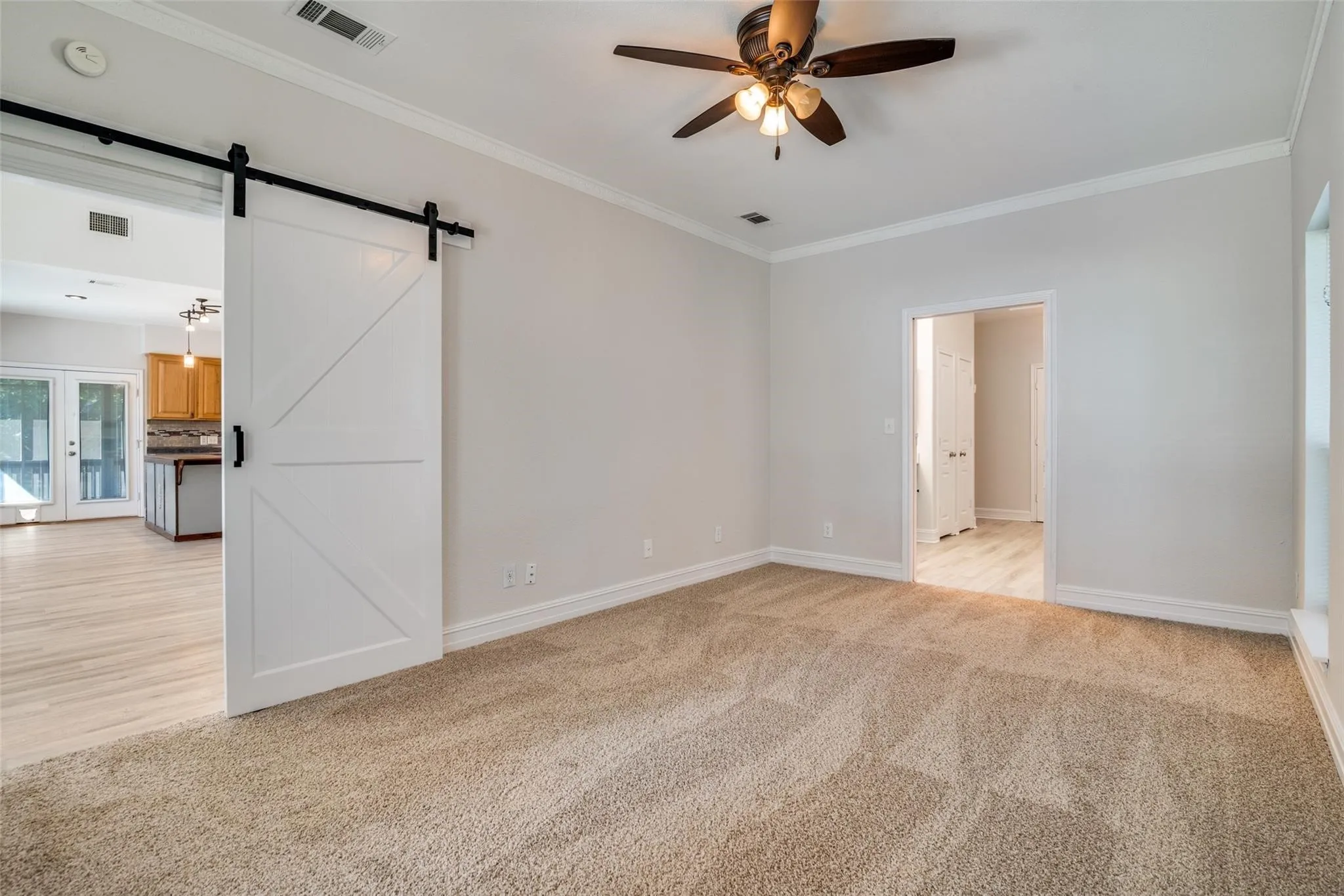 Single Family Residence For Sale in Henderson County , 129 Little River Bend, Mabank, Texas 75156, 3 Bedroom, 2 Bathroom, 2 Garage spaces, 2,278 Sqft, built in 2005, mls#21366520, Real Estate Agent in Mabank, Homes For Sale in Henderson county, Homes For Sale in Mabank, Realtor in Mabank Texas, Real Estate Brokerage Independent Realty Texas, Luminita Cordes Realtor