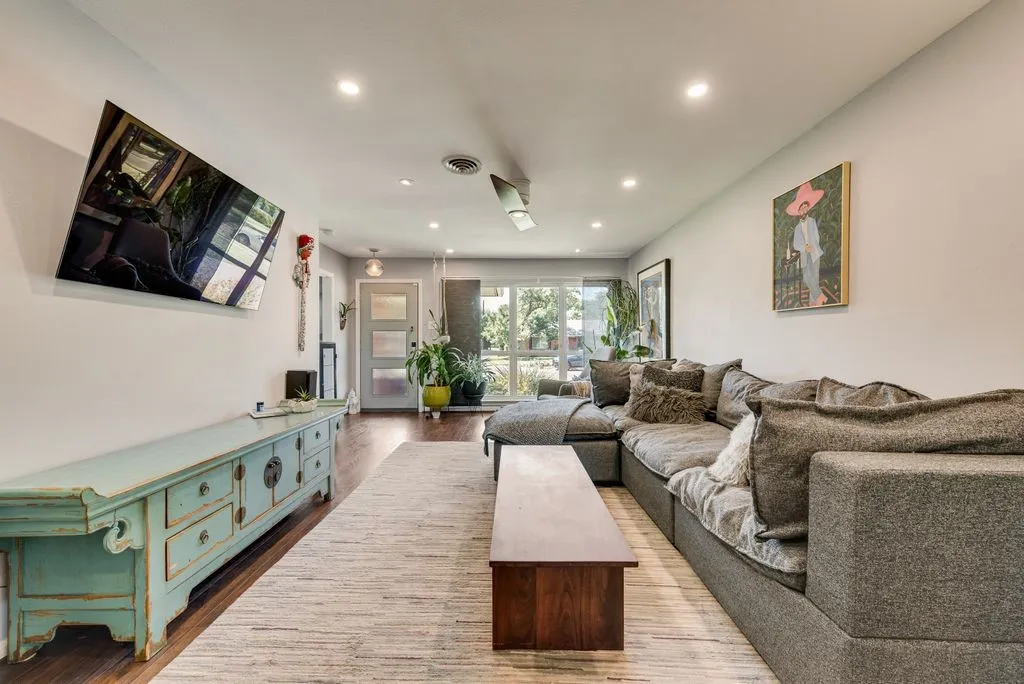 Living room.