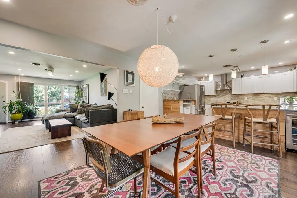 Semi-open floor plan is ideal for entertaining.