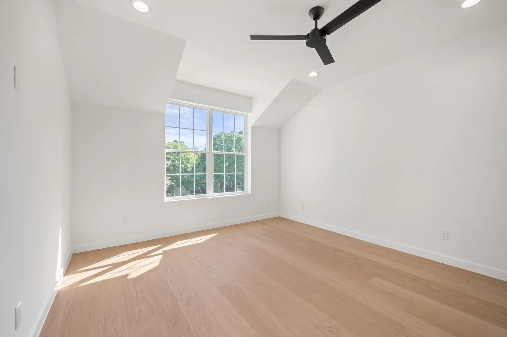 Single Family Residence For Sale in Dallas County , 603 Brookhurst Drive, Dallas, Texas 75218, 4 Bedroom, 4 Bathroom, 2 Garage spaces, 3,878 Sqft, built in 2026, mls#21366705, Real Estate Agent in Dallas, Homes For Sale in Dallas county, Homes For Sale in Dallas, Realtor in Dallas Texas, Real Estate Brokerage Independent Realty Texas, Luminita Cordes Realtor