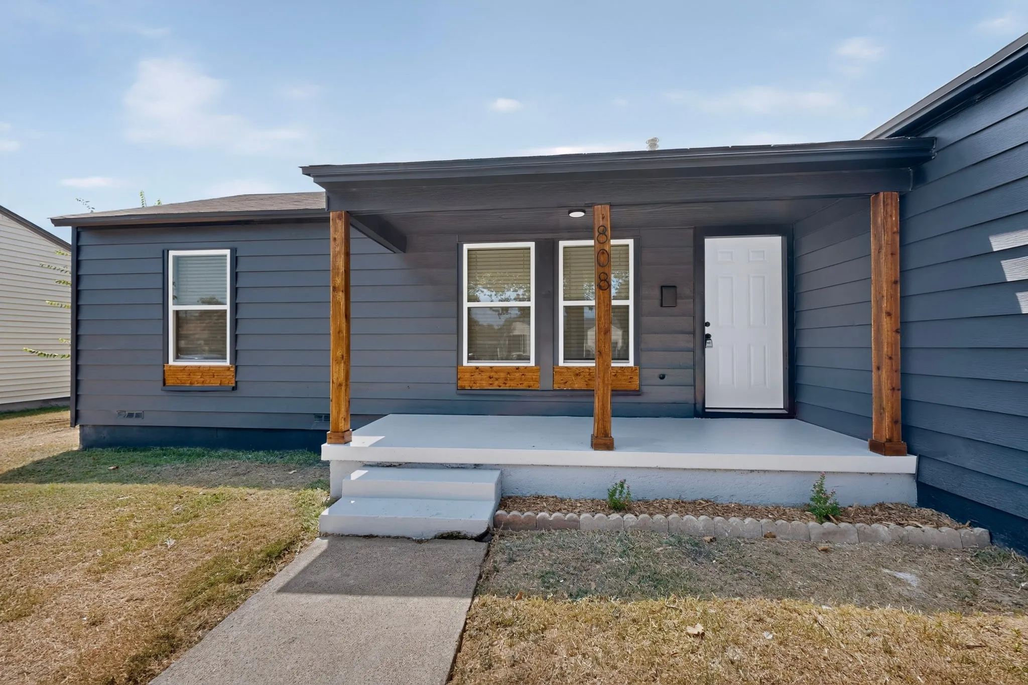 Single Family Residence For Sale in Dallas County , 808 Lilac Drive, Garland, Texas 75040, 3 Bedroom, 2 Bathroom, Garage spaces, 1,079 Sqft, built in 1957, mls#21366214, Real Estate Agent in Garland, Homes For Sale in Dallas county, Homes For Sale in Garland, Realtor in Garland Texas, Real Estate Brokerage Independent Realty Texas, Luminita Cordes Realtor