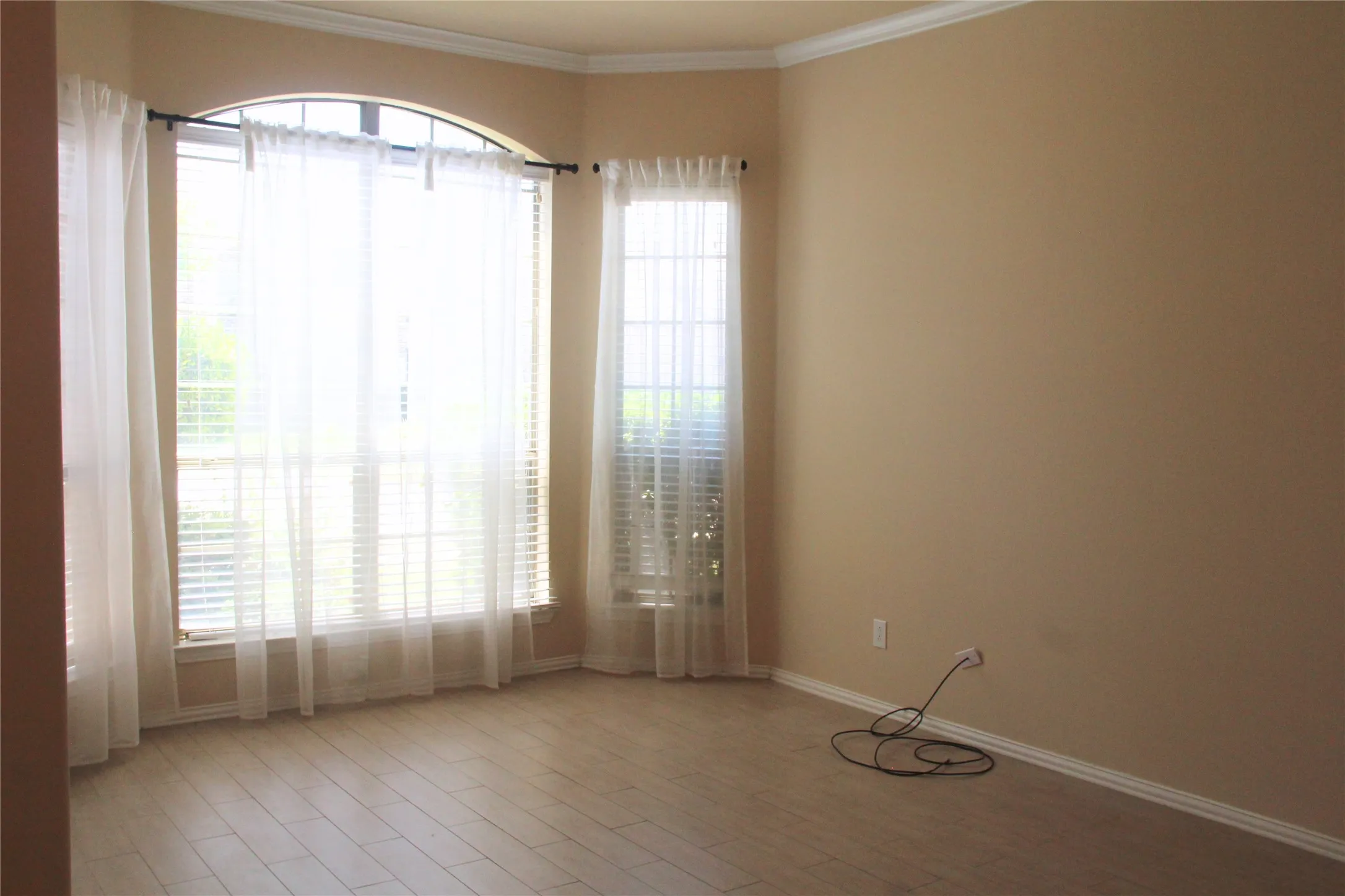 Single Family Residence For Rent in Tarrant County , 5913 Haven Lake Way, Fort Worth, Texas 76244, 4 Bedroom, 2 Bathroom, 2 Garage spaces, 2,343 Sqft, built in 2010, mls#21365431, Real Estate Agent in Fort Worth, Homes For Rent in Tarrant county, Homes For Rent in Fort Worth, Realtor in Fort Worth Texas, Real Estate Brokerage Independent Realty Texas, Luminita Cordes Realtor